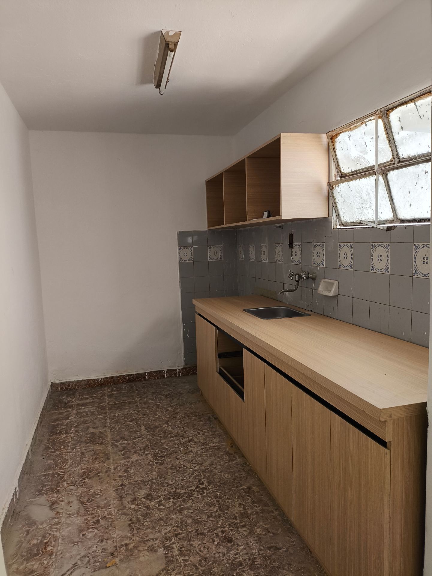 2 dormitorios · cocina comedor · living · baño · local comercial · garaje · patio chico - foto 8