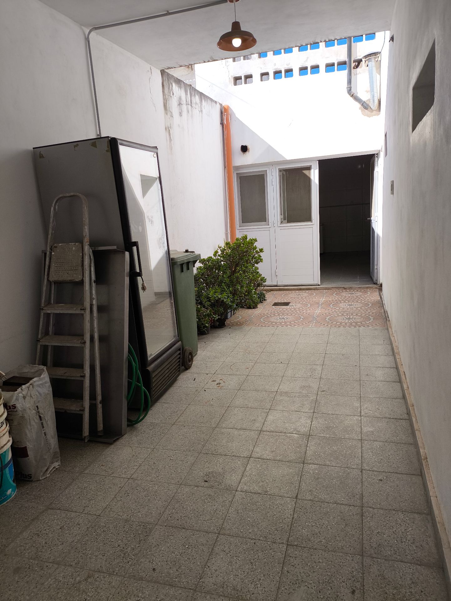 Local comercial · 3 baños · cocina · sector de producción · garaje · dpto 1 dormitorio con terraza - foto 14
