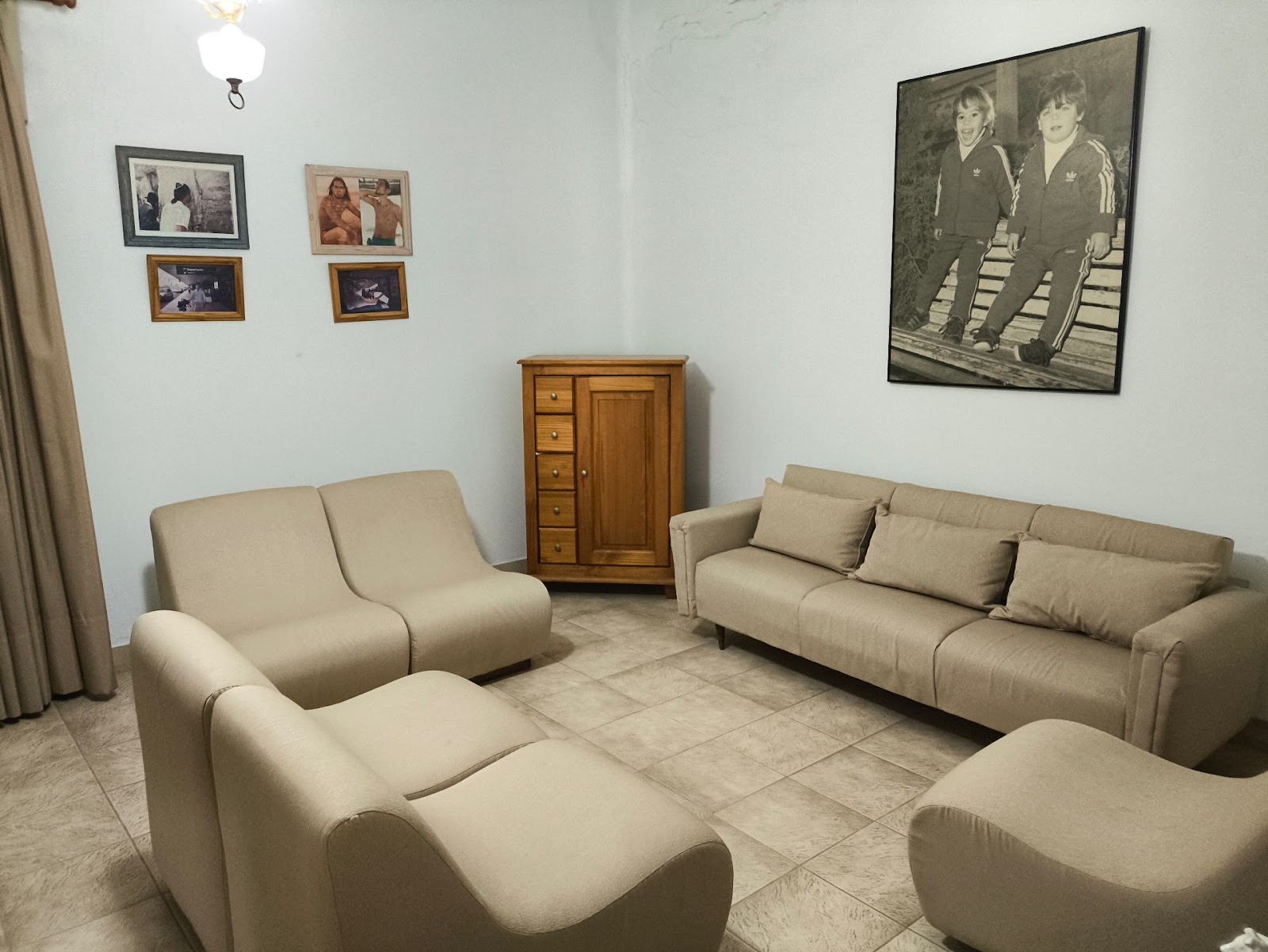 3 dormitorios · 2 baños ( principal con ante baño) · cocina · comedor · living · terraza · garaje (hoy local comercial) - foto 2