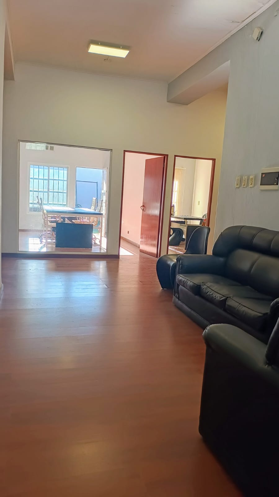Local comercial de 40m2 con baño privado · 5 oficinas · recepción · 2 box de atención · baño · cocina · patio · escritura - foto 7