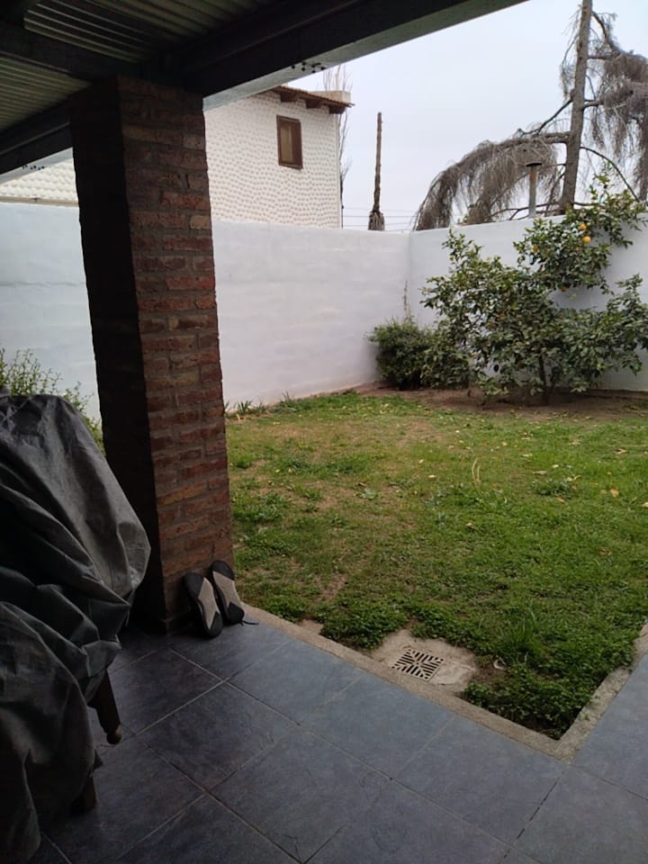 2 dormitorios · cocina · living comedor · 1 baño · garaje · galería con asador · patio mediano · Superf. Cubierta 120m2 aprox lote 220m2 · apta crédito - foto 12