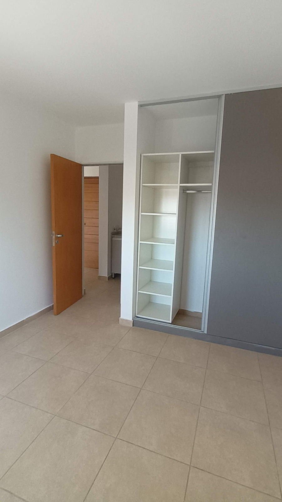 1 dormitorio (Placard) · cocina comedor · baño y ante baño · 2 do piso · escritura · alquilado - foto 8