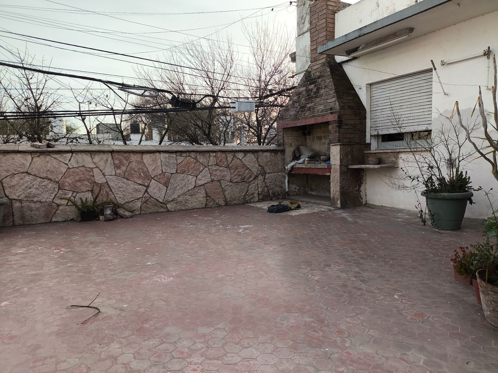 3 dormitorios · 2 baños ( principal con ante baño) · cocina · comedor · living · terraza · garaje (hoy local comercial) - foto 13