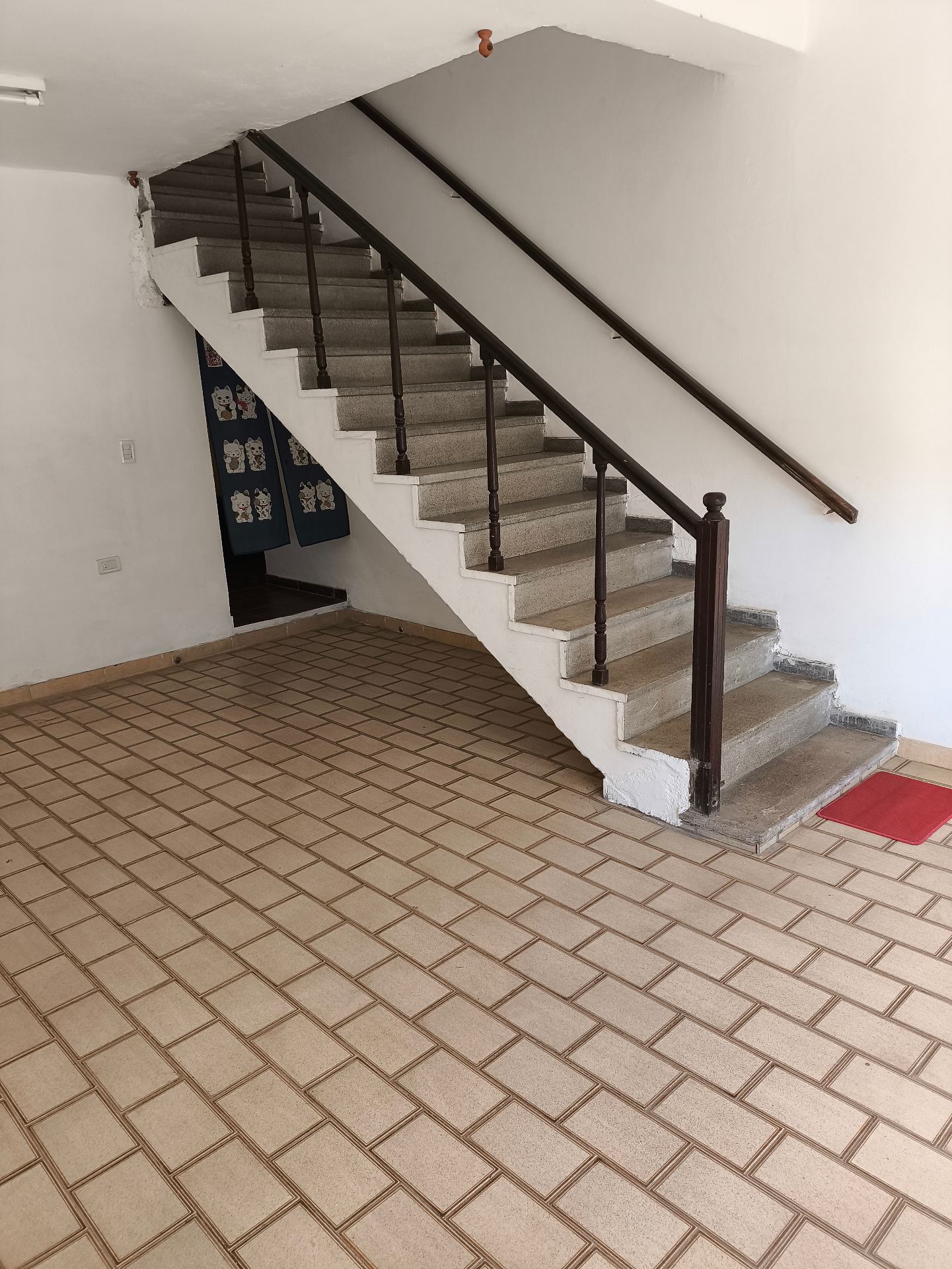 Local comercial · 3 baños · cocina · sector de producción · garaje · dpto 1 dormitorio con terraza - foto 2