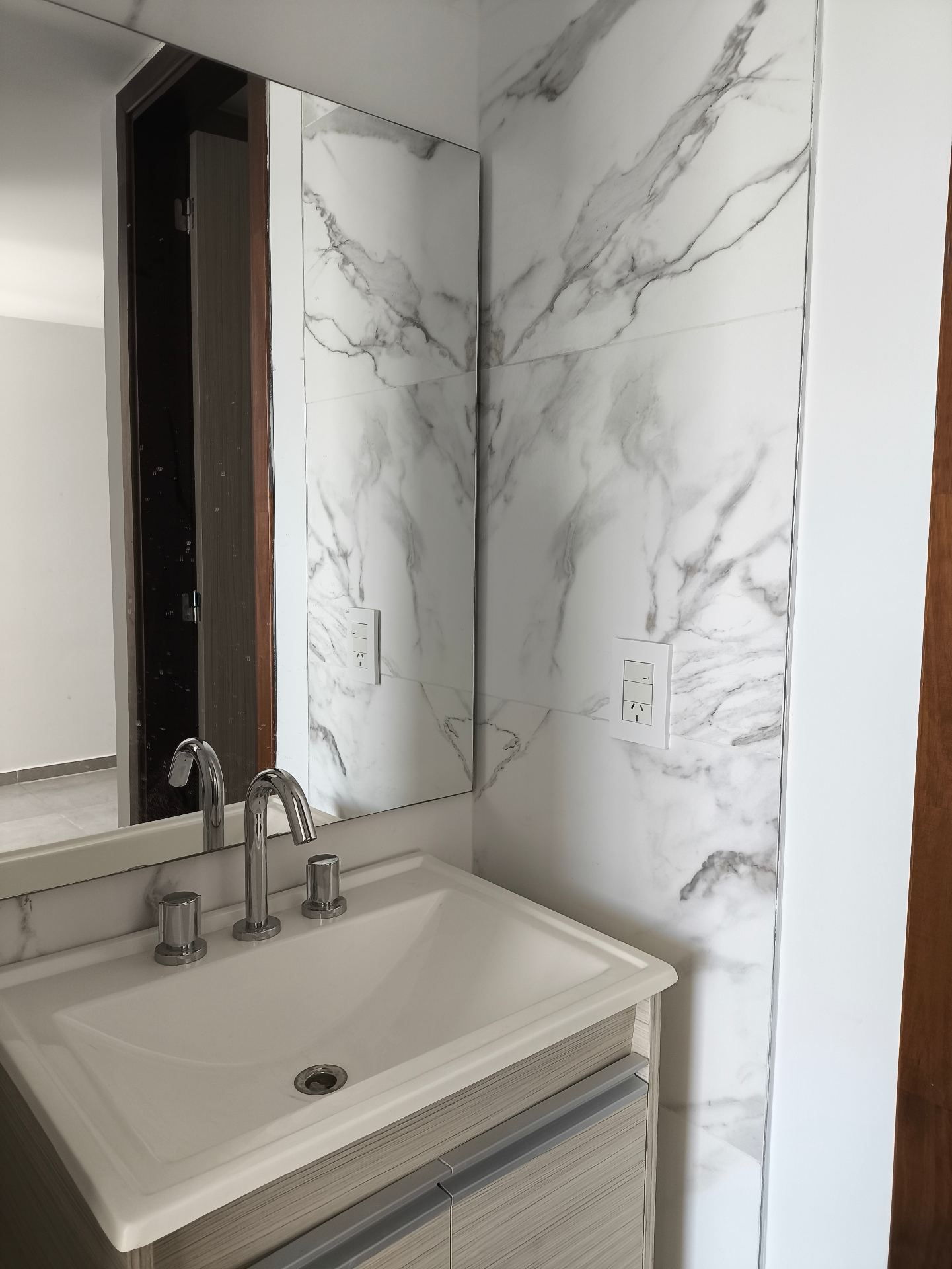 1 dormitorio (c/Placard) · cocina semi integrada · estar comedor · balcón · baño y ante baño - foto 8