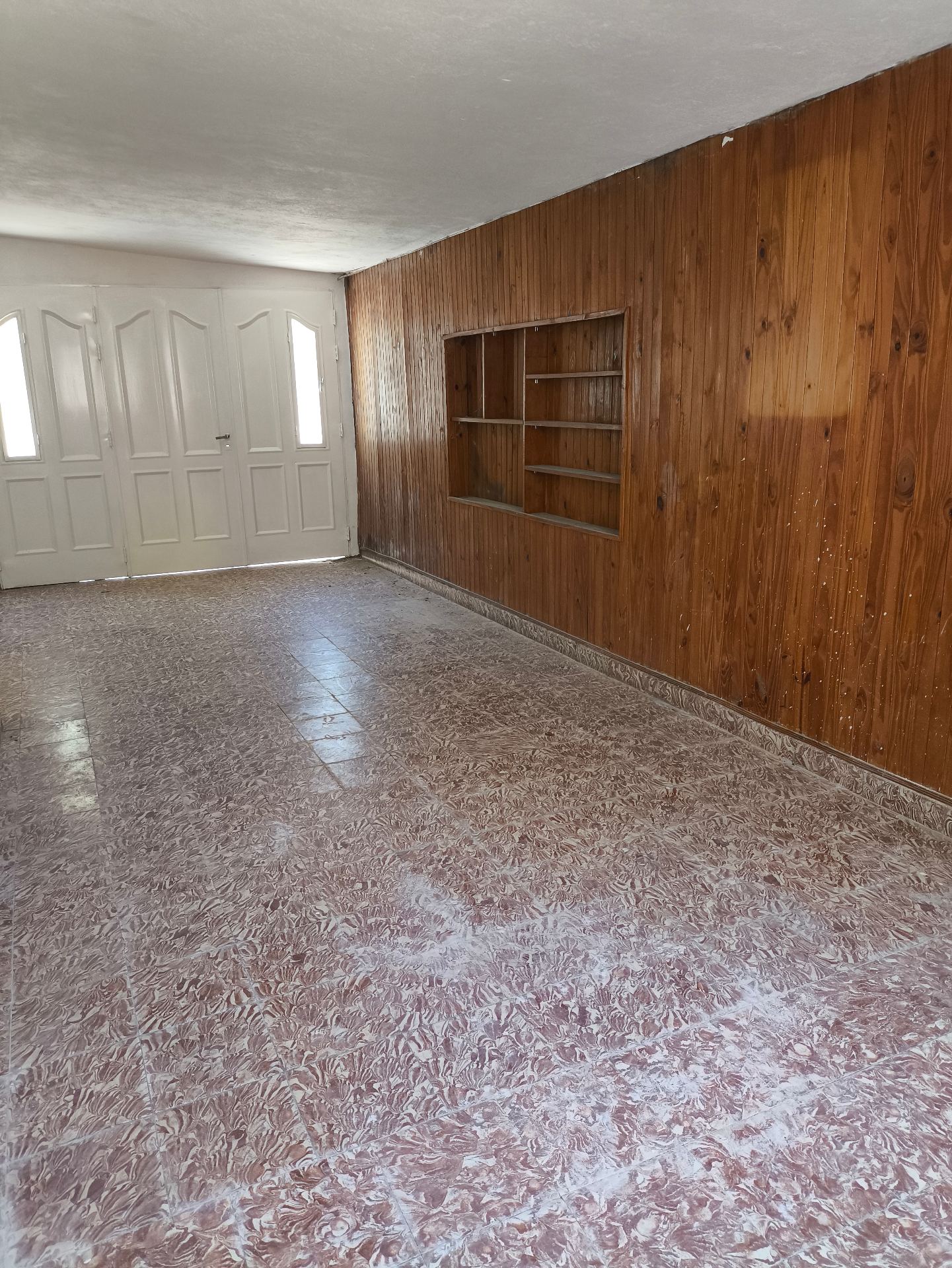 2 dormitorios · cocina comedor · living · baño · local comercial · garaje · patio chico - foto 3