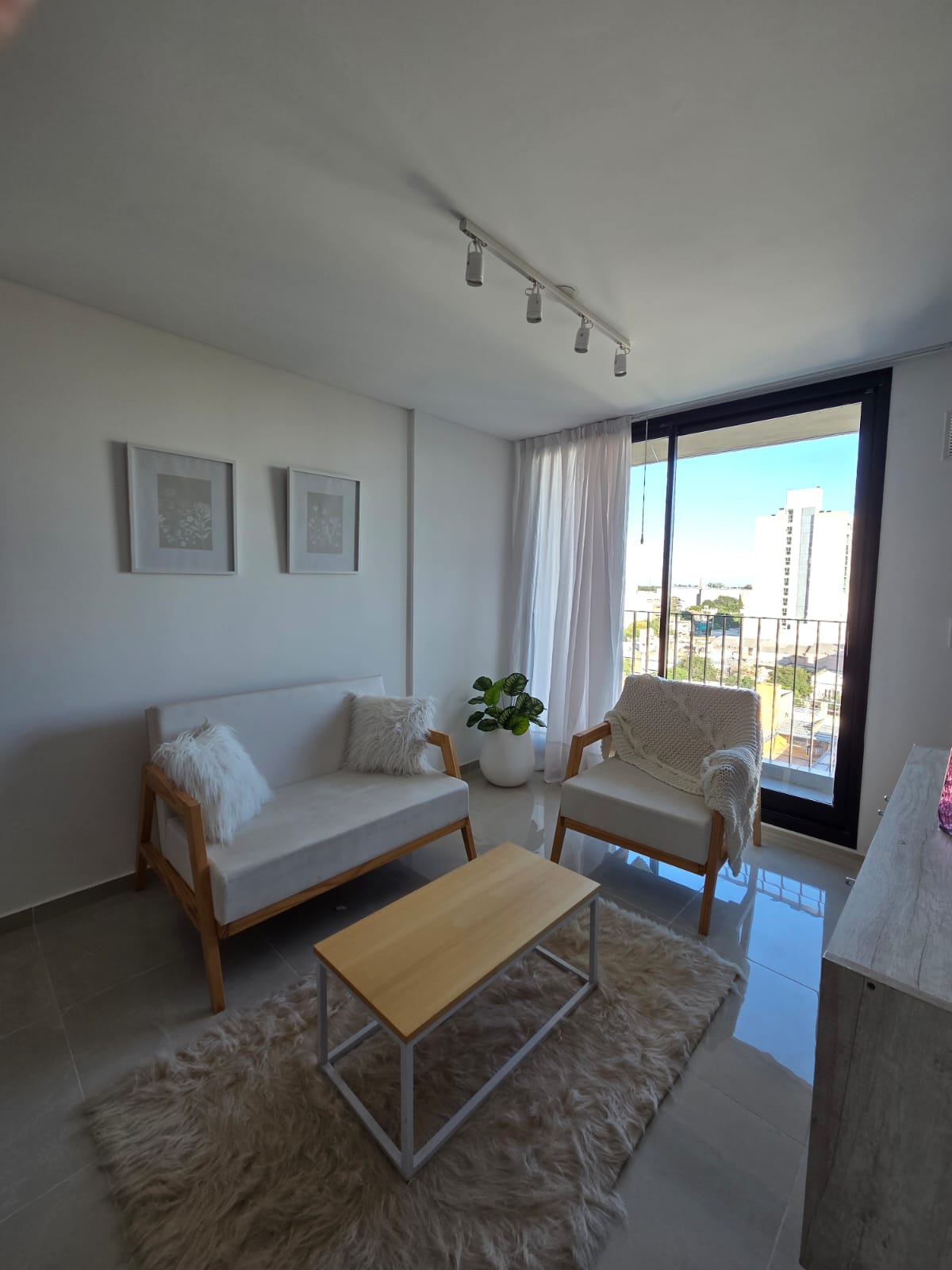 2 dormitorios (ambos con Placard) · cocina · living comedor · balcón · 5to piso · contra frente · escritura en trámite - foto 8
