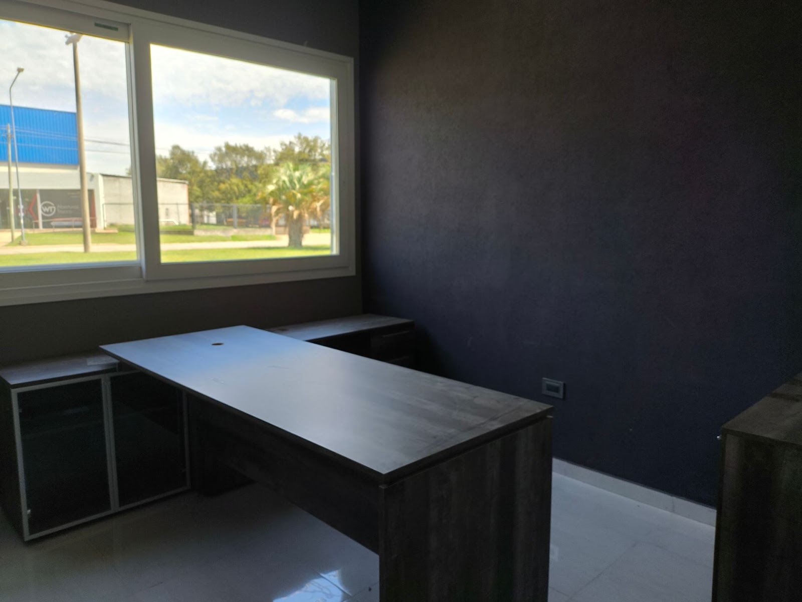 Galpón 1400m2 · terreno 1740m2 · recepción · 2 oficinas · kichenet · baño · cambiador y baño p/personal · área fraccionamiento · área esparcimiento · porton principal y lateral · piso hormigón 15cm alto transito · aislación térmica etc. - foto 8