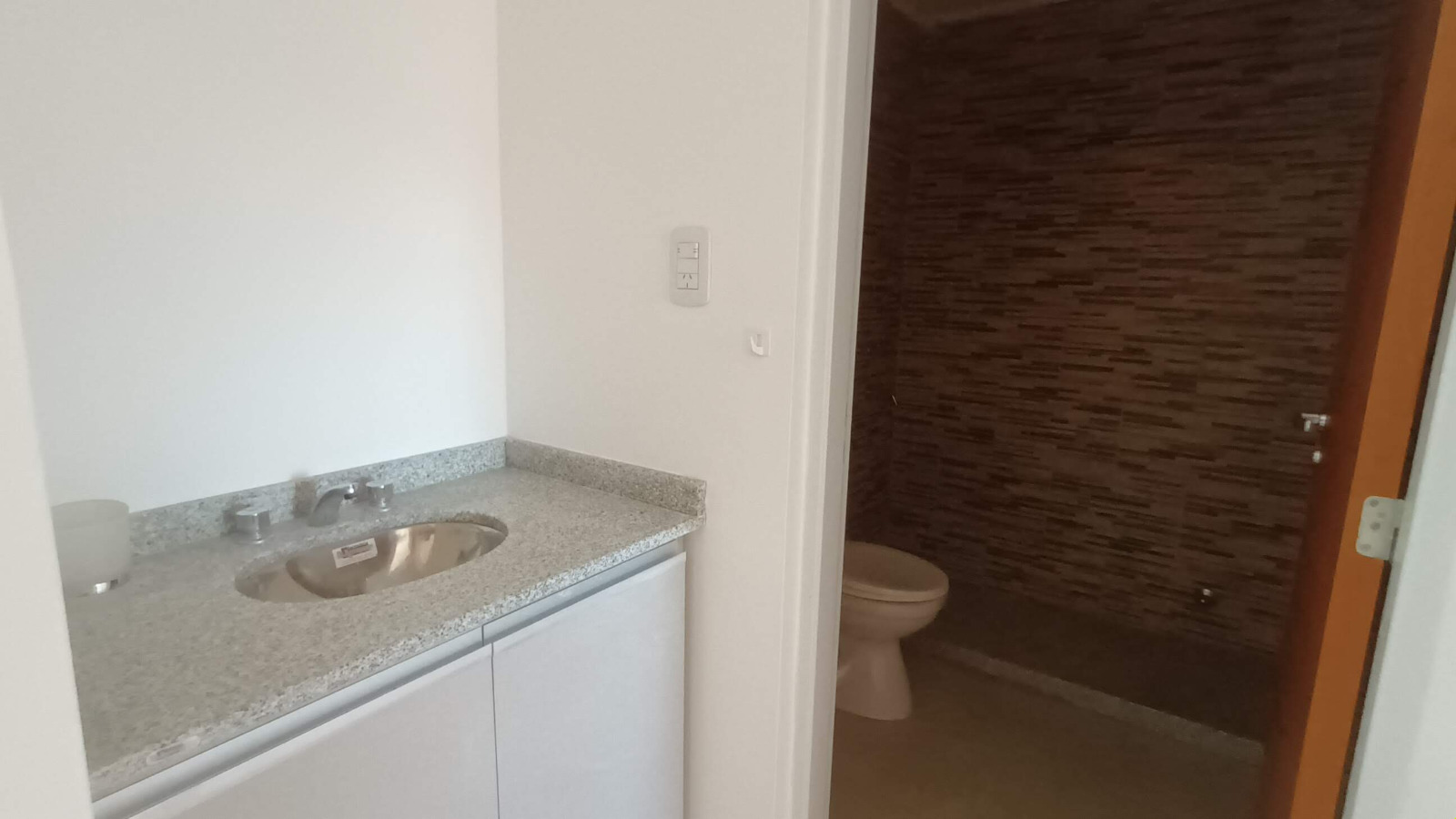 1 dormitorio (Placard) · cocina comedor · baño y ante baño · 2 do piso · escritura · alquilado - foto 4