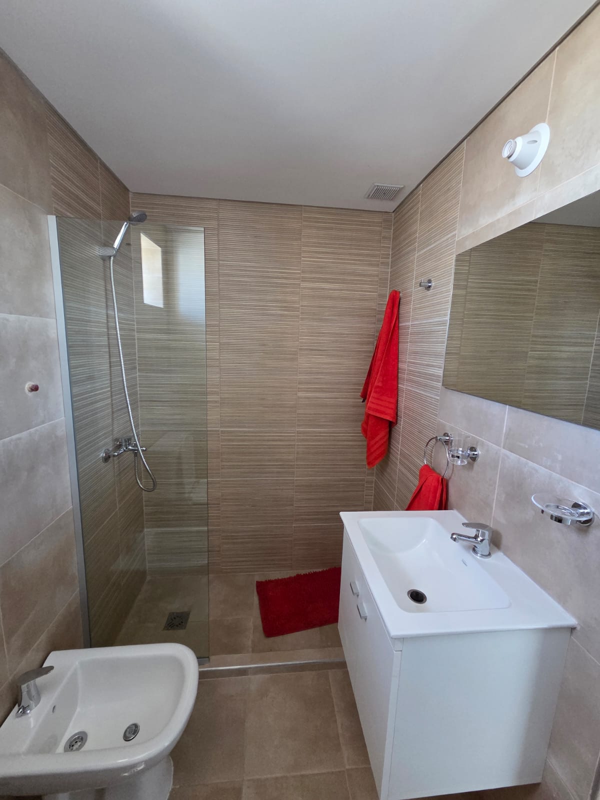 2 dormitorios (ambos con Placard) · cocina · living comedor · balcón · 5to piso · contra frente · escritura en trámite - foto 14