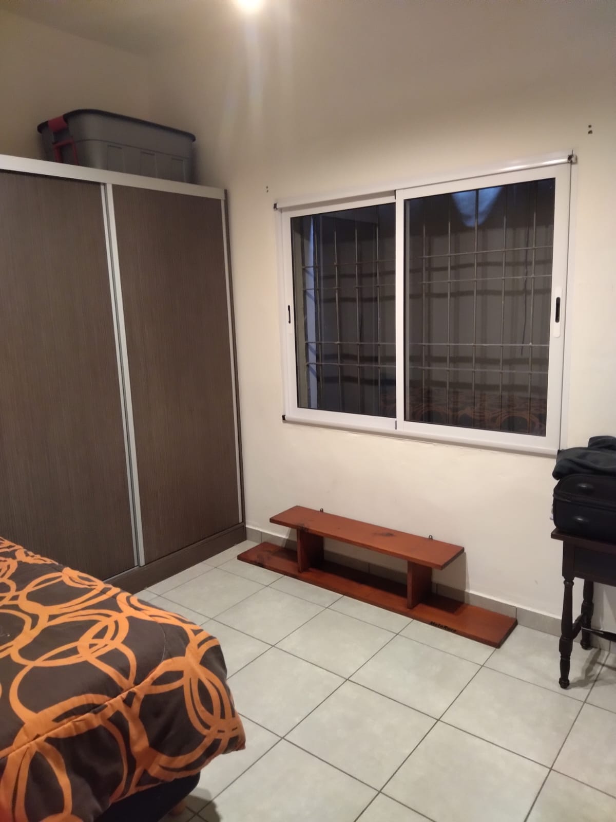 2 dormitorios · cocina · living comedor · 1 baño · garaje · galería con asador · patio mediano · Superf. Cubierta 120m2 aprox lote 220m2 · apta crédito - foto 5