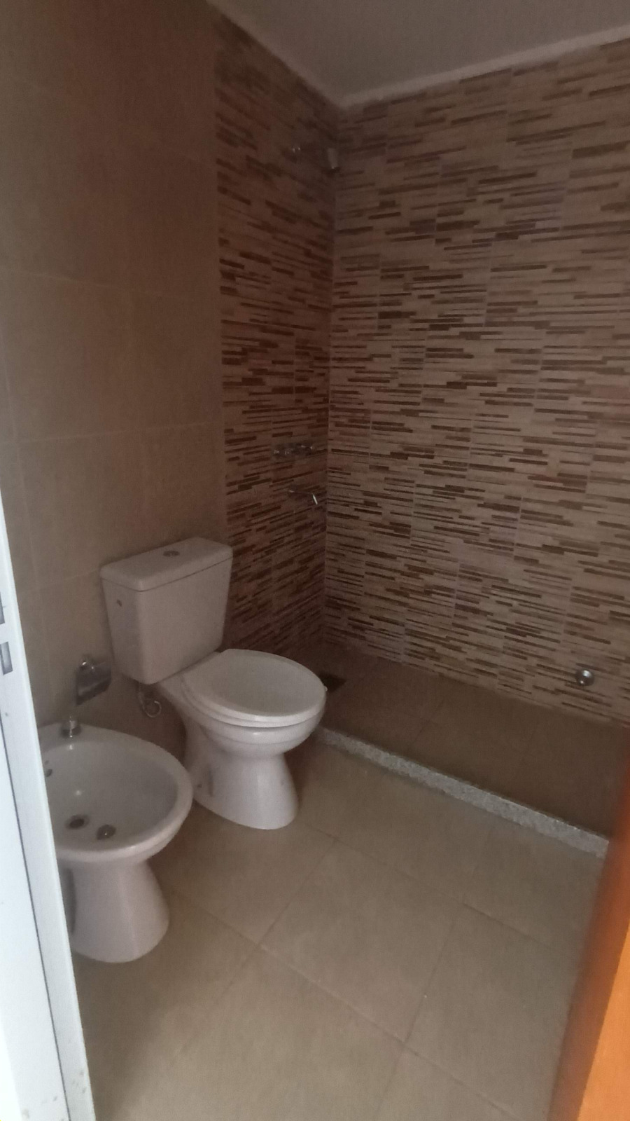 1 dormitorio (Placard) · cocina comedor · baño y ante baño · 2 do piso · escritura · alquilado - foto 5