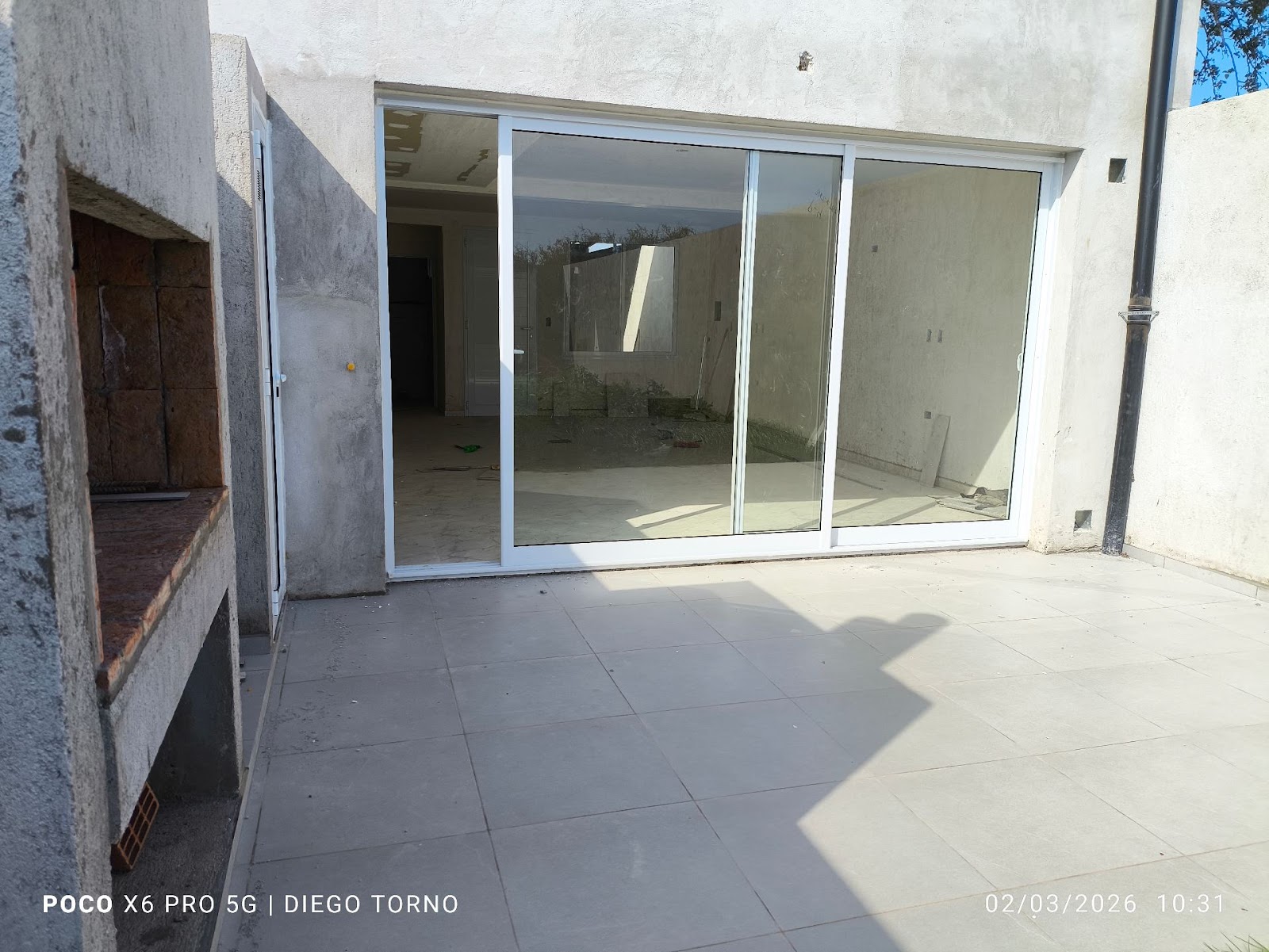 2 dormitorios · 2 baños (principal con ante baño) · cochera doble con portón automático · patio amplio con asador · calefacción central - foto 5