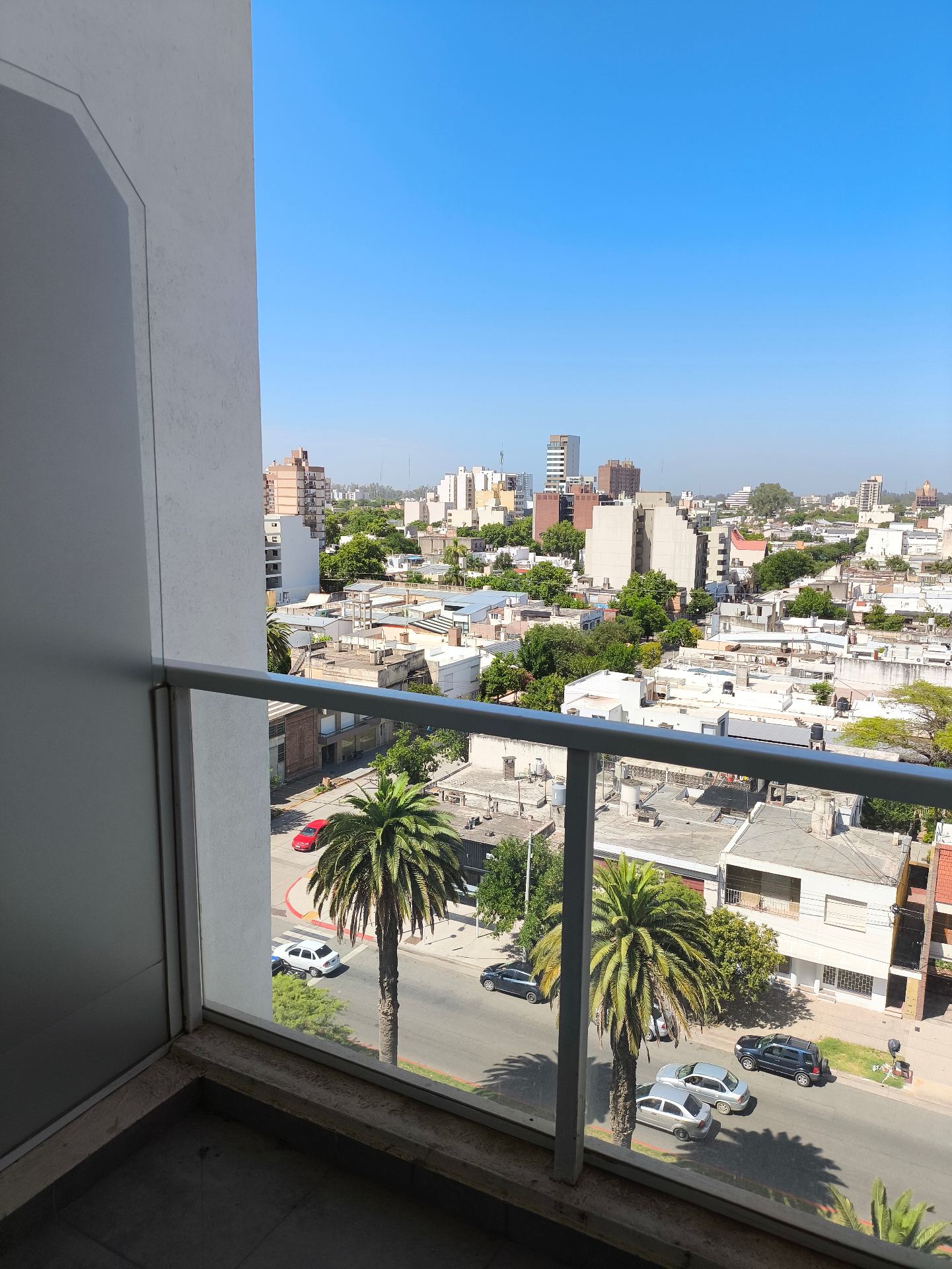 1 dormitorio (Placard) · cocina integrada al estar comedor · balcón · baño · 10mo piso · piscina y parrilleros en terraza · escritura · desocupado - foto 13