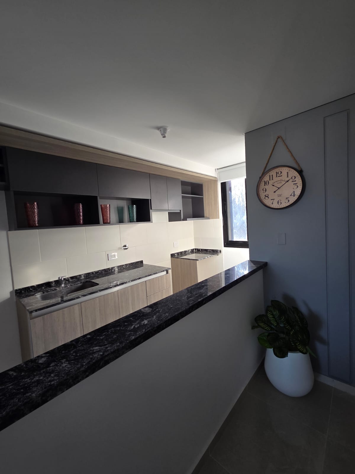 2 dormitorios (ambos con Placard) · cocina · living comedor · balcón · 5to piso · contra frente · escritura en trámite - foto 10