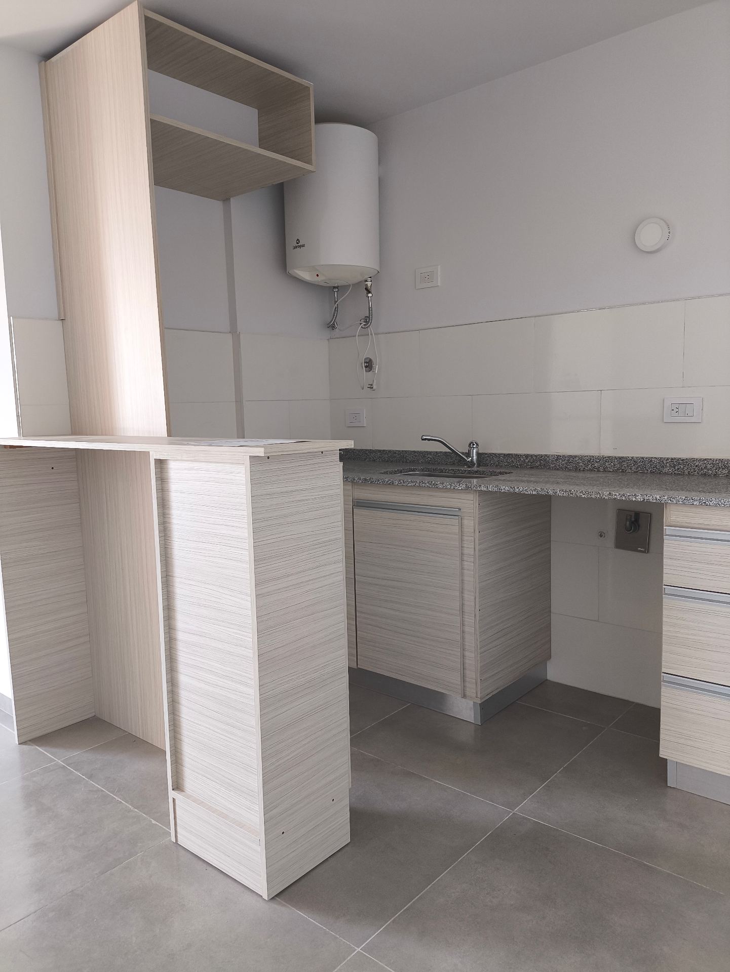 1 dormitorio (c/Placard) · cocina semi integrada · estar comedor · balcón · baño y ante baño - foto 5