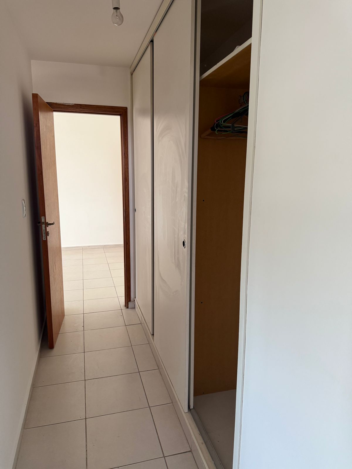 2 dormitorios · cocina · living comedor · balcón · vista frente · 4to piso · escritura - foto 8