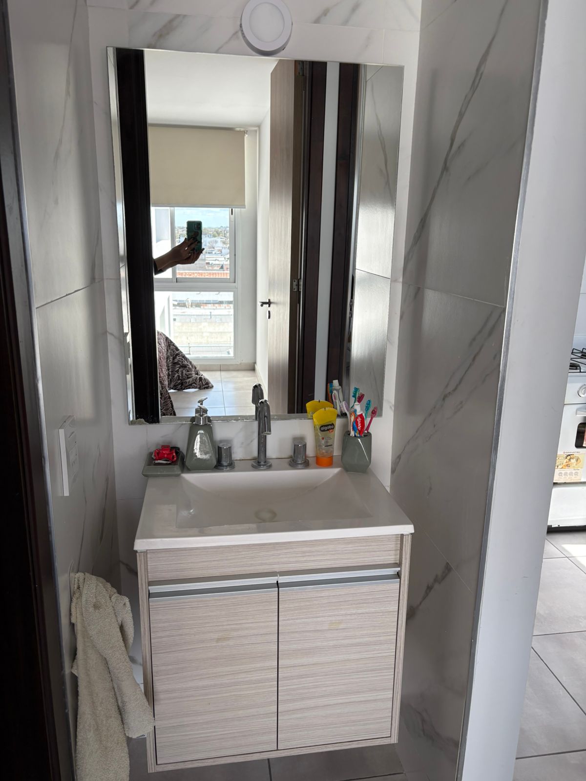 2 dormitorios ( ambos con Placard) · baño y ante baño · cocina · living comedor · gran balcón · cochera · escritura - foto 12