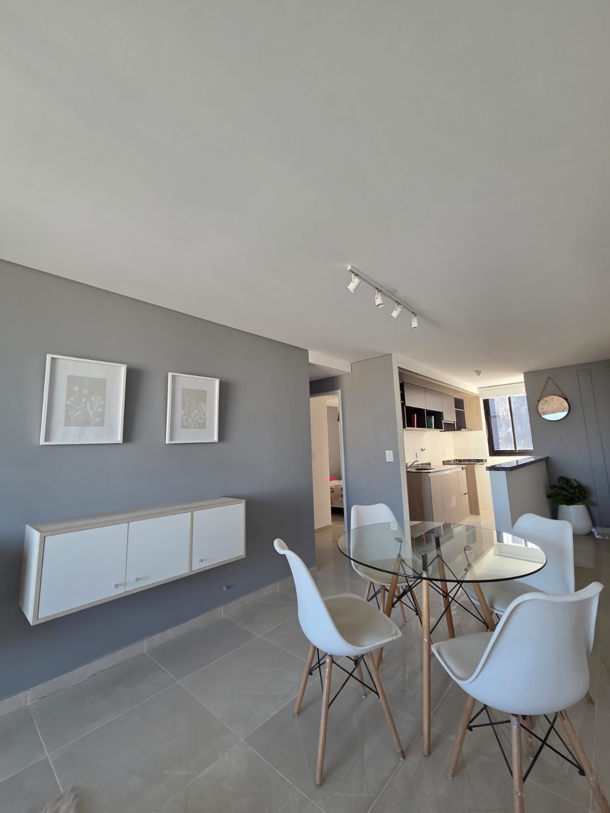 2 dormitorios (ambos con Placard) · cocina · living comedor · balcón · 5to piso · contra frente · escritura en trámite - foto 7