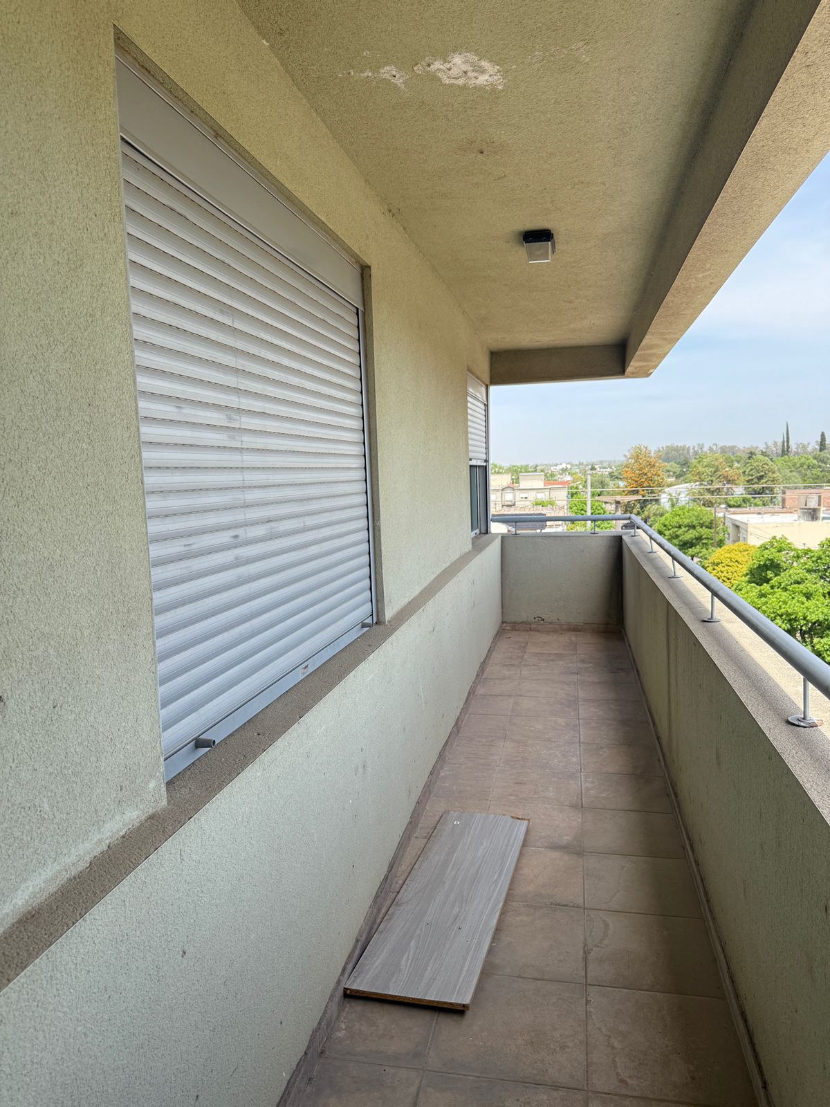 2 dormitorios · cocina · living comedor · balcón · vista frente · 4to piso · escritura - foto 4
