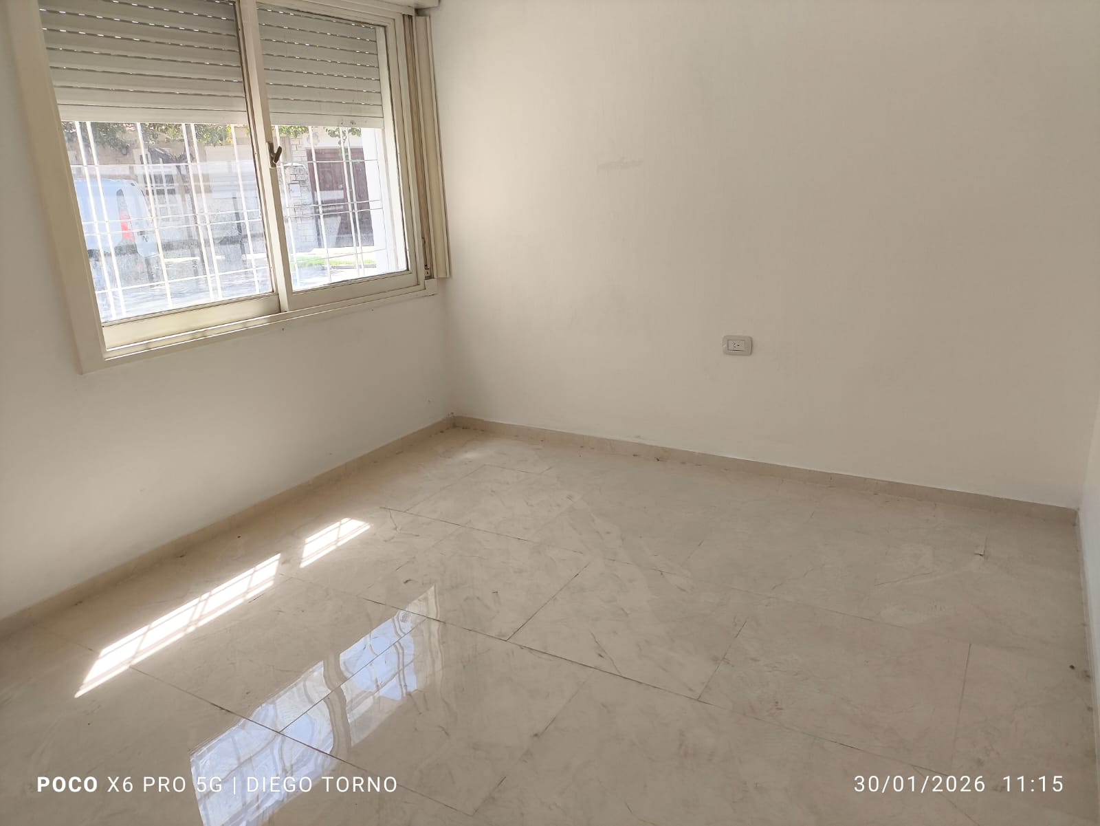 3 dormitorios · 2 baños · cocina-comedor · garage · lavadero · patio - foto 3