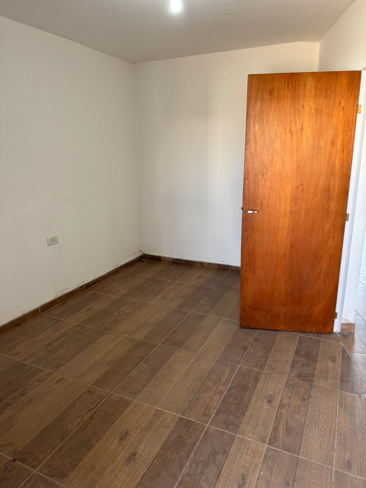 2 dormitorios · cocina comedor · living · lavadero · patio grande · Superf. Cubierta 80m2 aprox. Lote 250m2 - foto 5