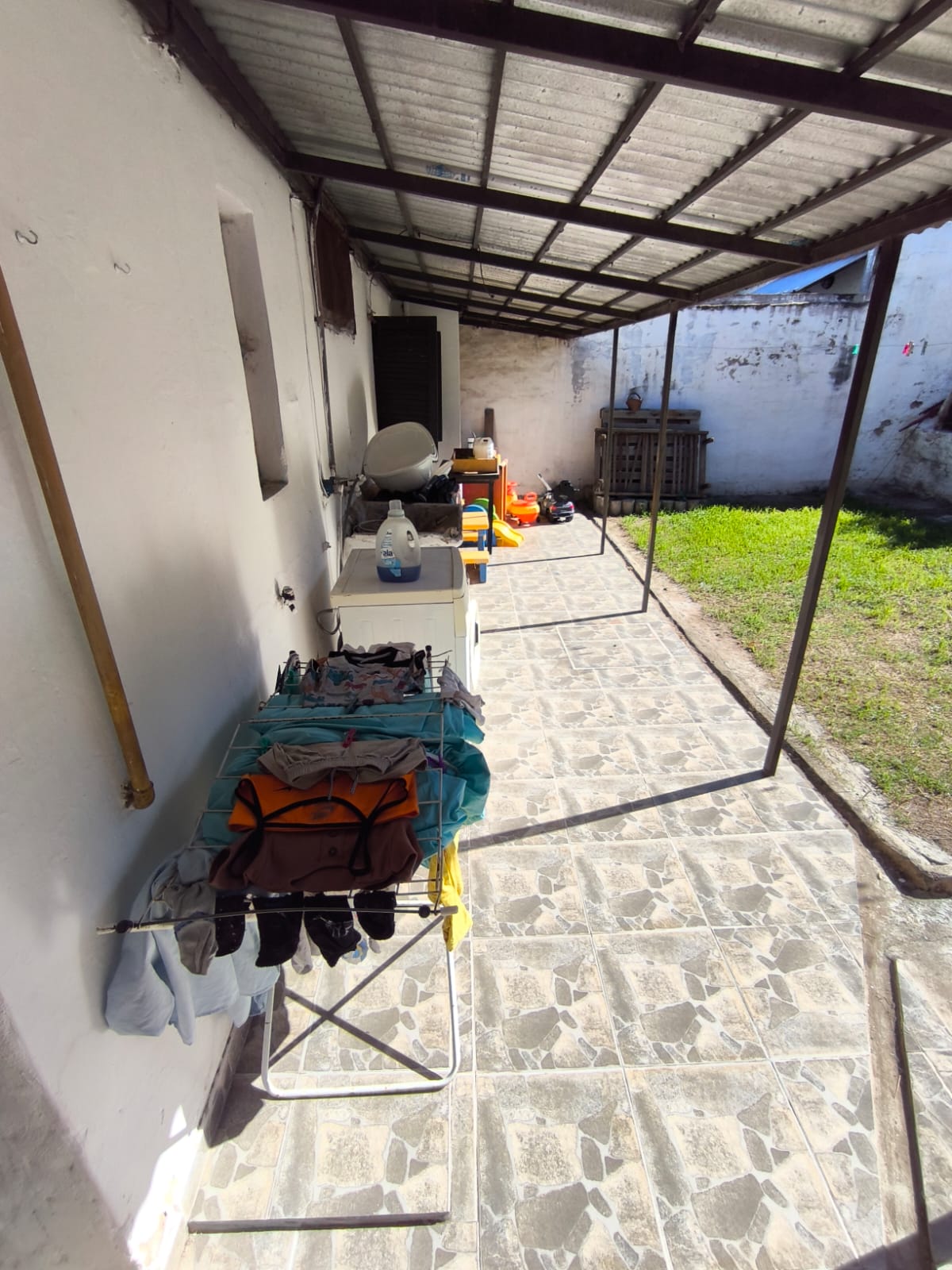 2 dormitorios · cocina comedor · living · baño · garaje y patio - foto 3