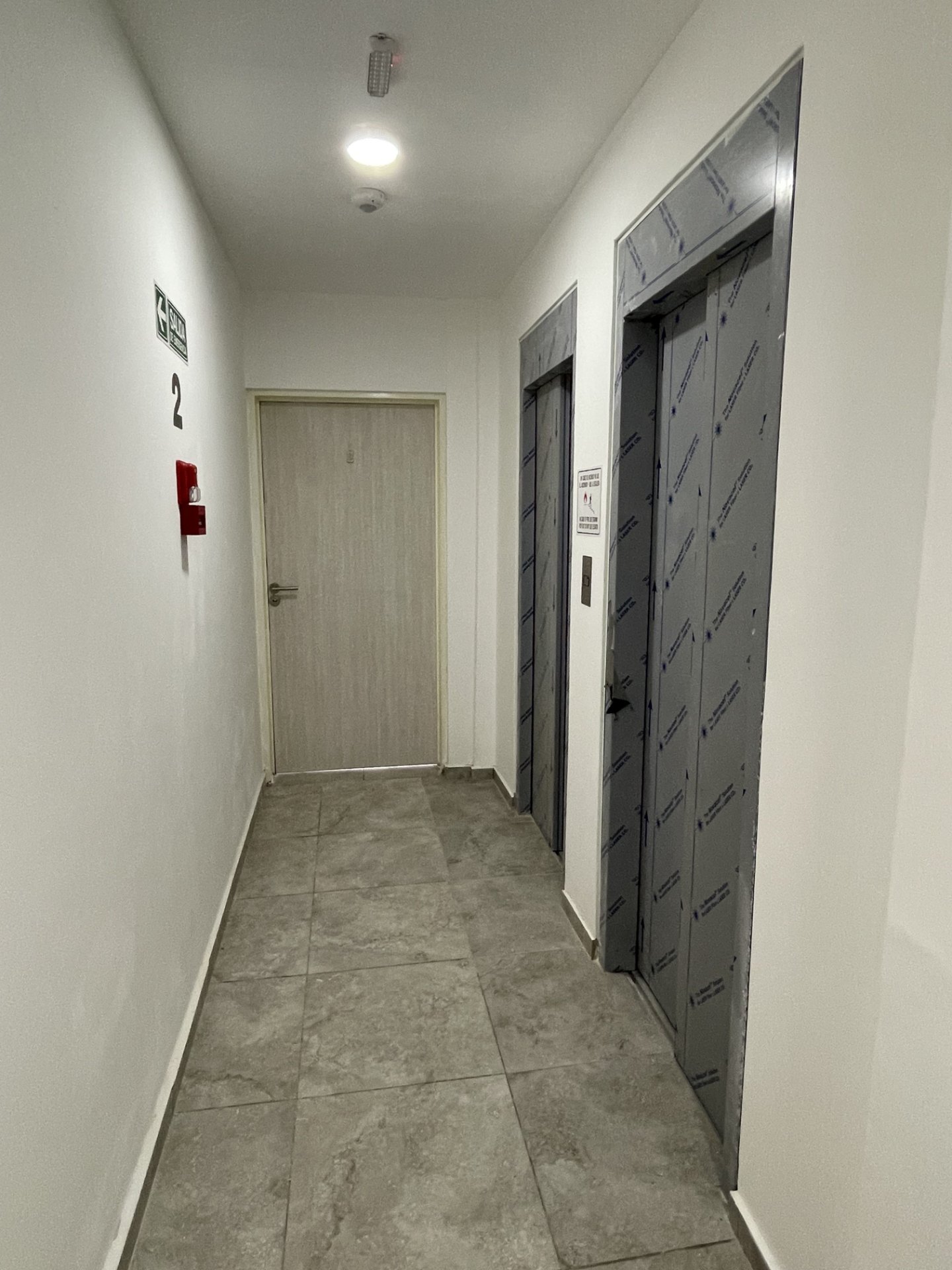 Ed. Myconos II · 2° piso · ascensor · 38 metros de superficie Total. Posee placard · amoblamiento de bajo mesada · alacena · baño y balcón. - foto 8