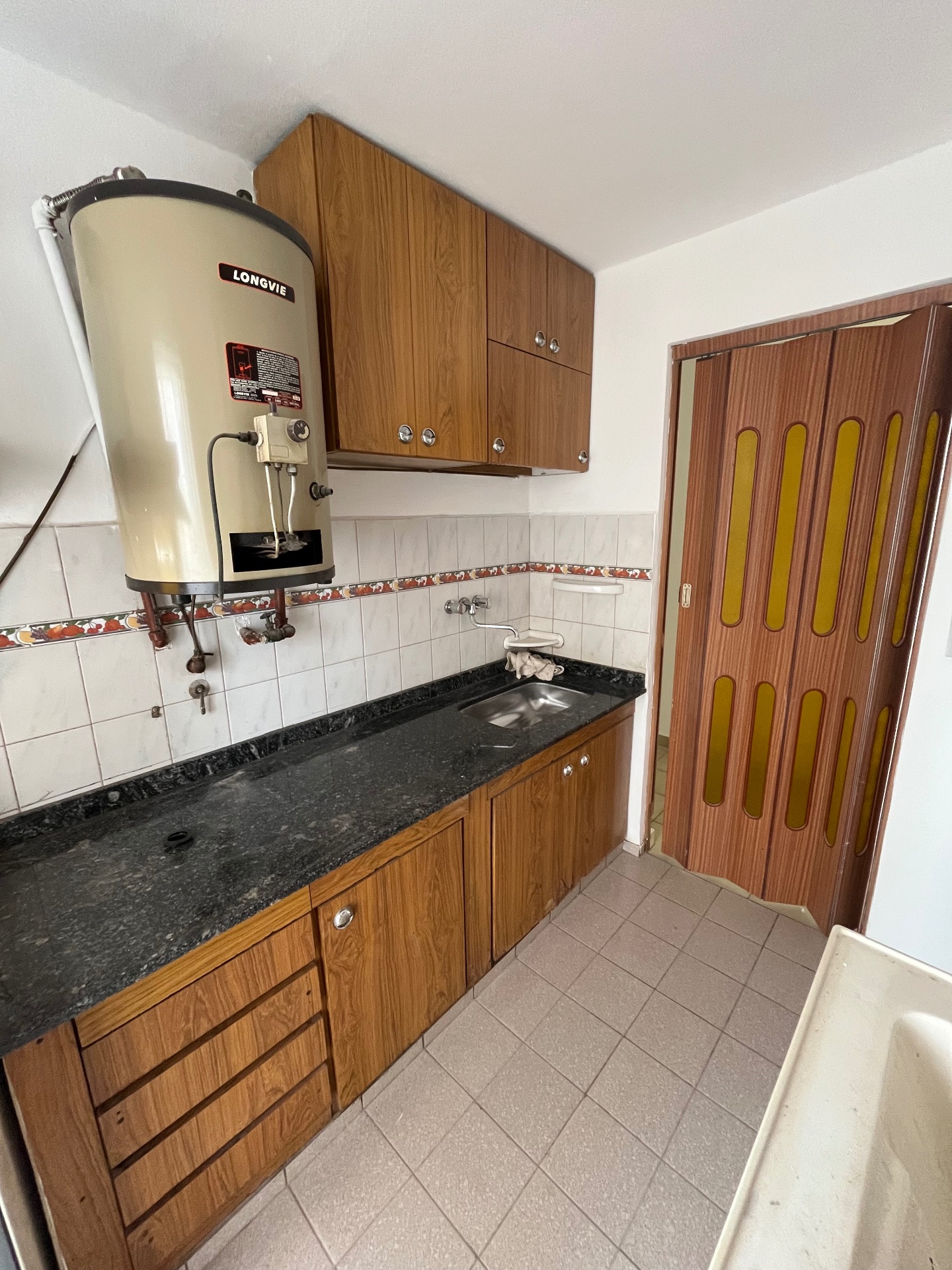 3 habitaciones con placard · 1 baño · living · comedor · balcón · cocina separada amoblada - foto 10