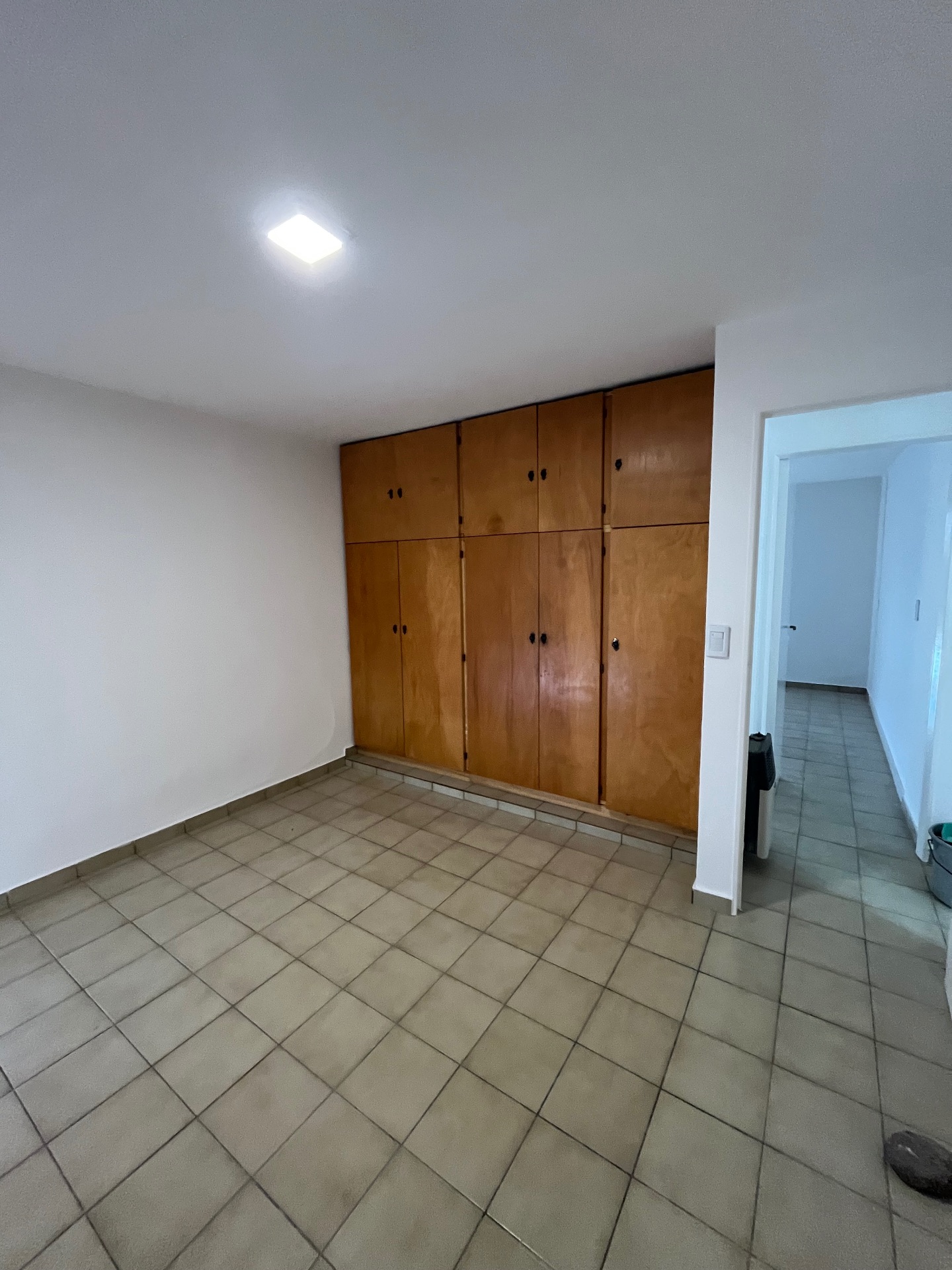 3 habitaciones con placard · 1 baño · living · comedor · balcón · cocina separada amoblada - foto 6
