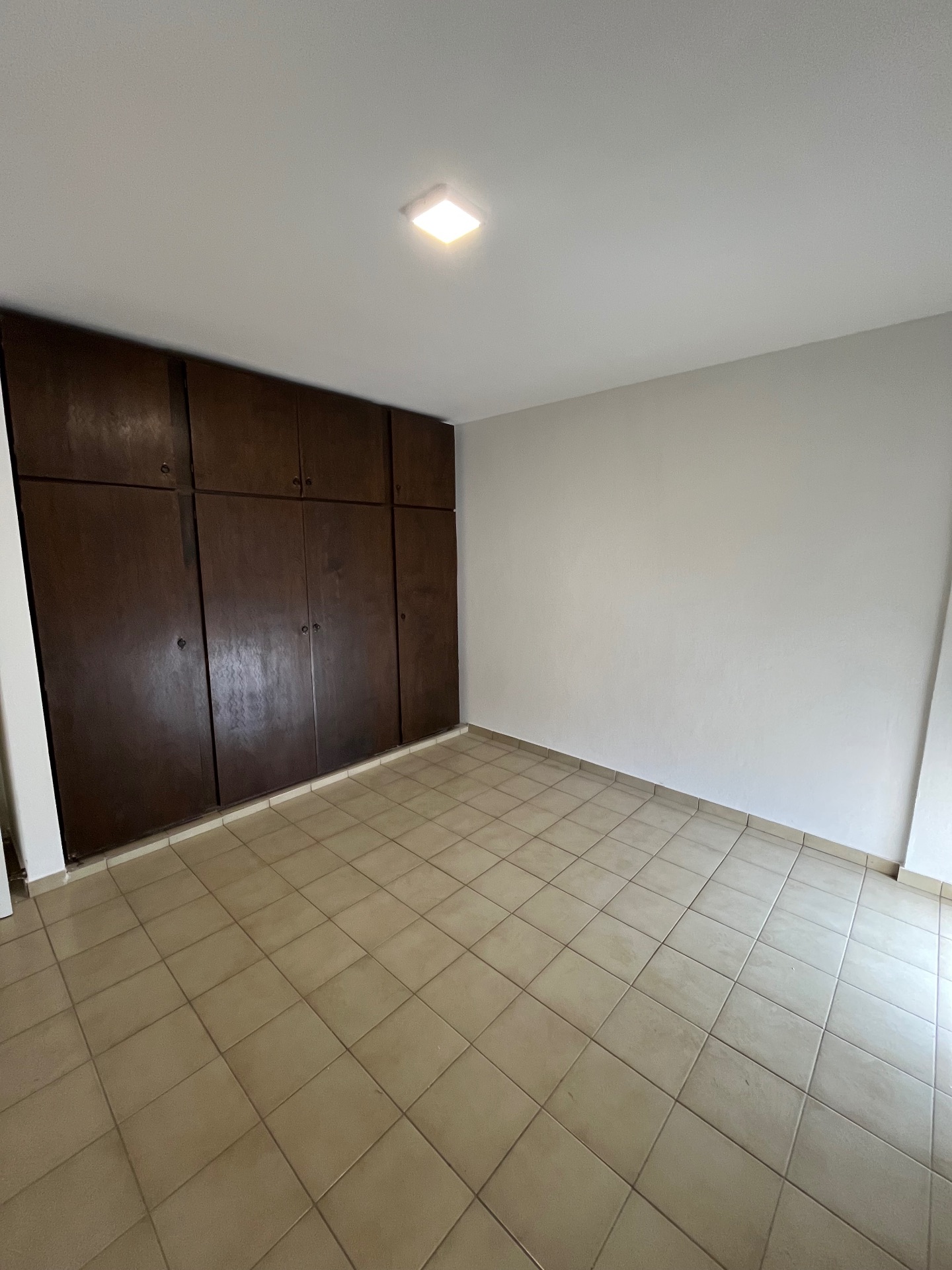 3 habitaciones con placard · 1 baño · living · comedor · balcón · cocina separada amoblada - foto 5