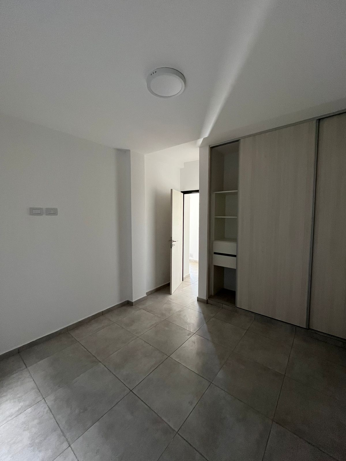 2 HABITACIONES CON PLACARD · COCINA · COMEDOR · BAÑO · PATIO DE LUZ · BALCON - foto 4