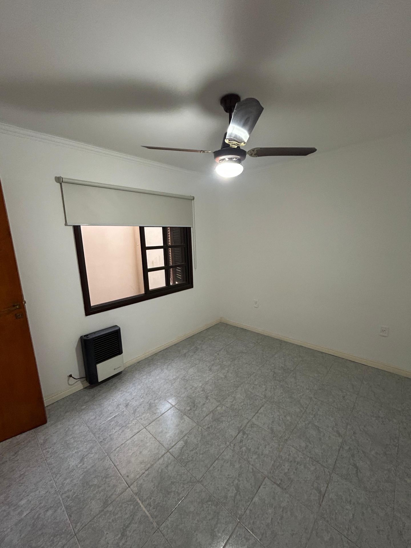 DOS HABITACIONES CON PLACARD · COCINA · LIVING COMEDOR · BAÑO - foto 5