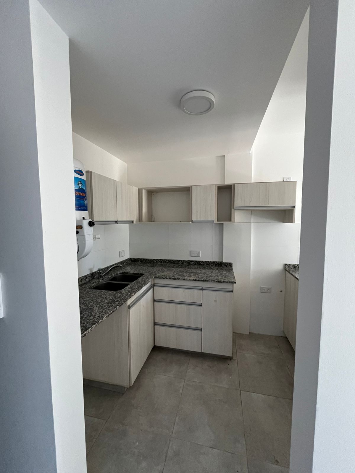 2 HABITACIONES CON PLACARD · COCINA · COMEDOR · BAÑO · PATIO DE LUZ · BALCON - foto 2