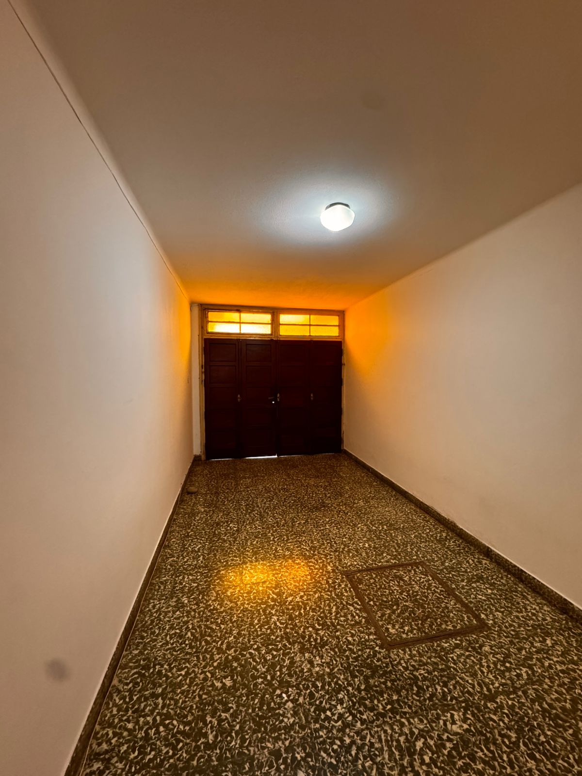 LIVING · COMEDOR · COCINA · DOS HABITACIONES CON PLACARD · DOS BAÑOS · LAVADERO · DESPENSA · GARAGE · PATIO CON ASADOR · AMOBLAMIENTO - foto 8