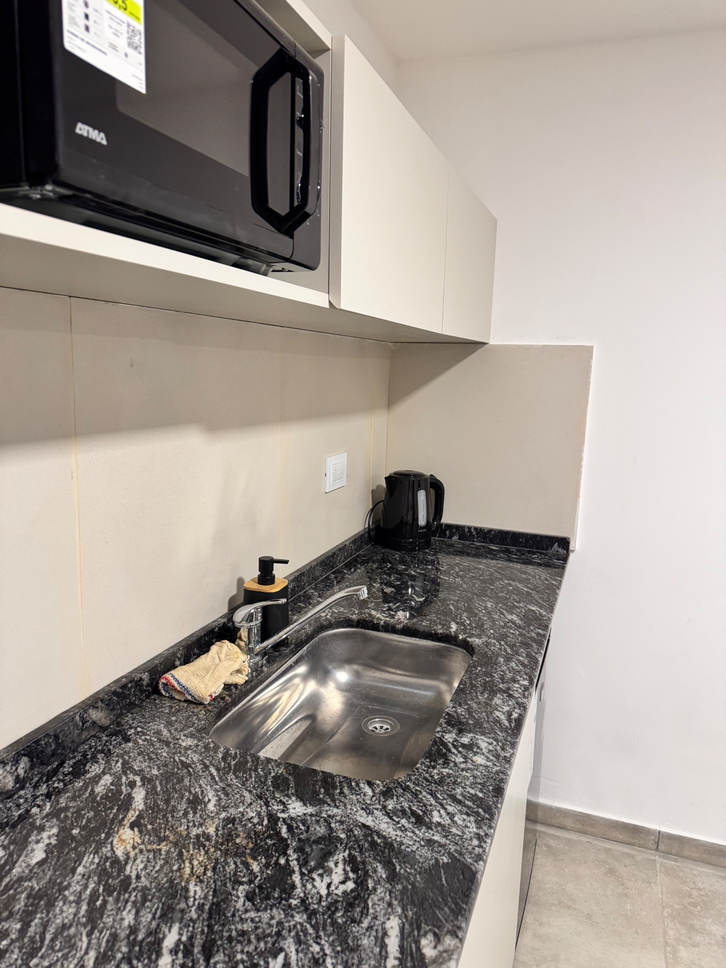 1 habitacion · cocina · living · baño · balcón · cochera - foto 6