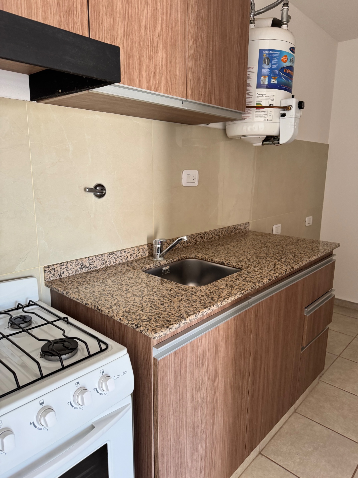 2 habitaciones · cocina · comedor · baño - foto 3