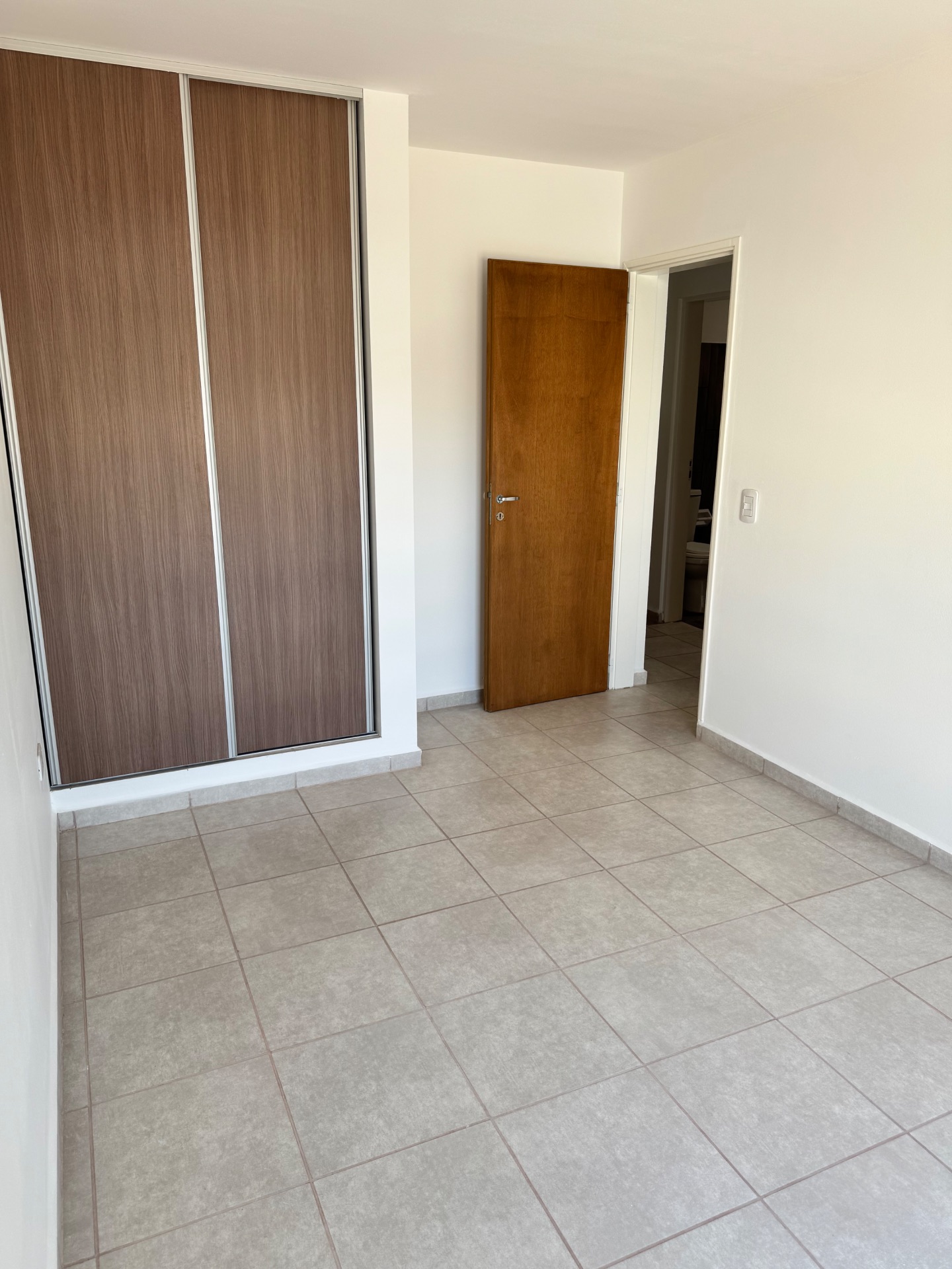 2 habitaciones · cocina · comedor · baño - foto 6