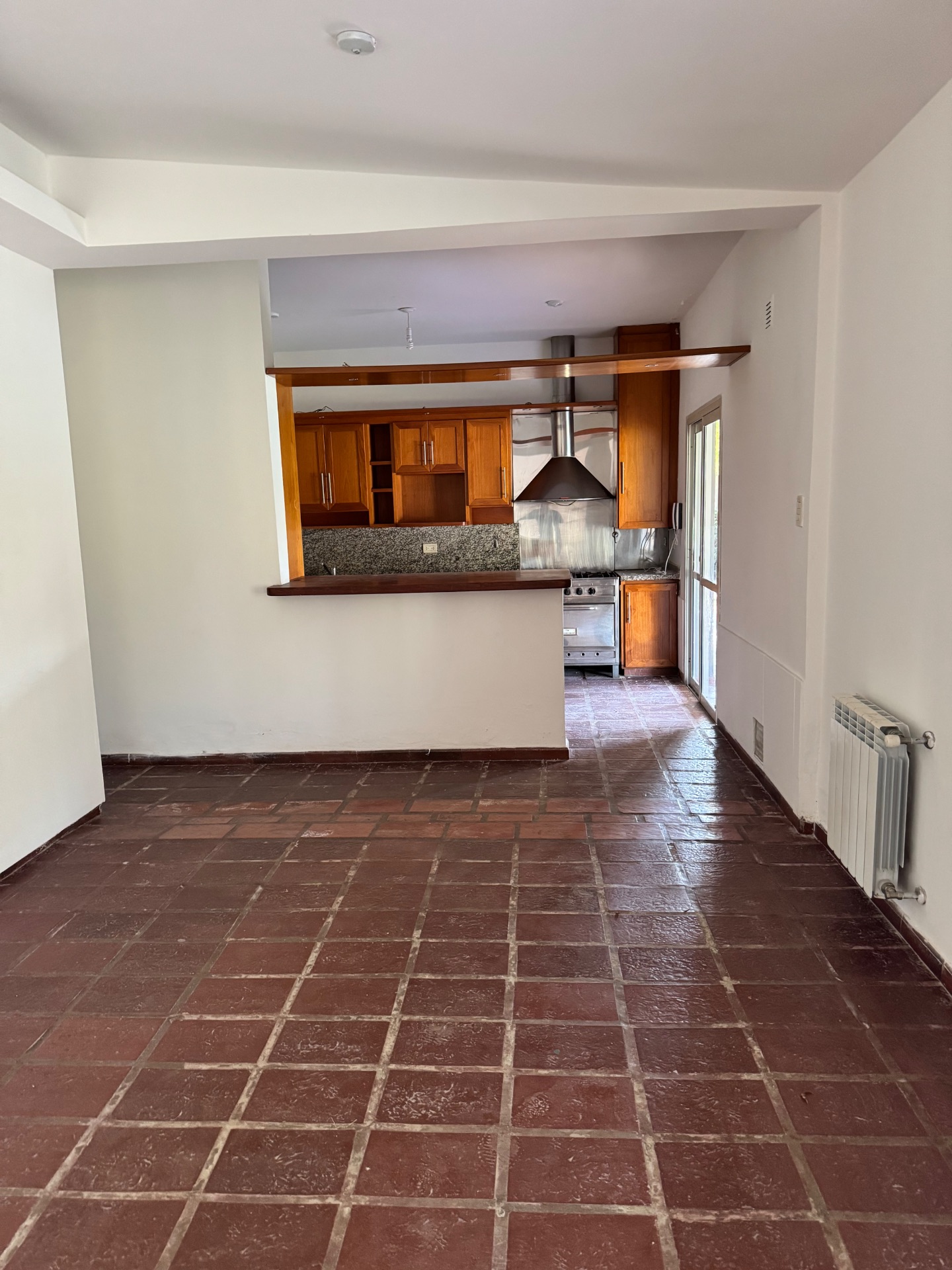 3 habitaciones · 3 baños · cocinan · living · quincho · lavadero · patio · cochera doble - foto 9