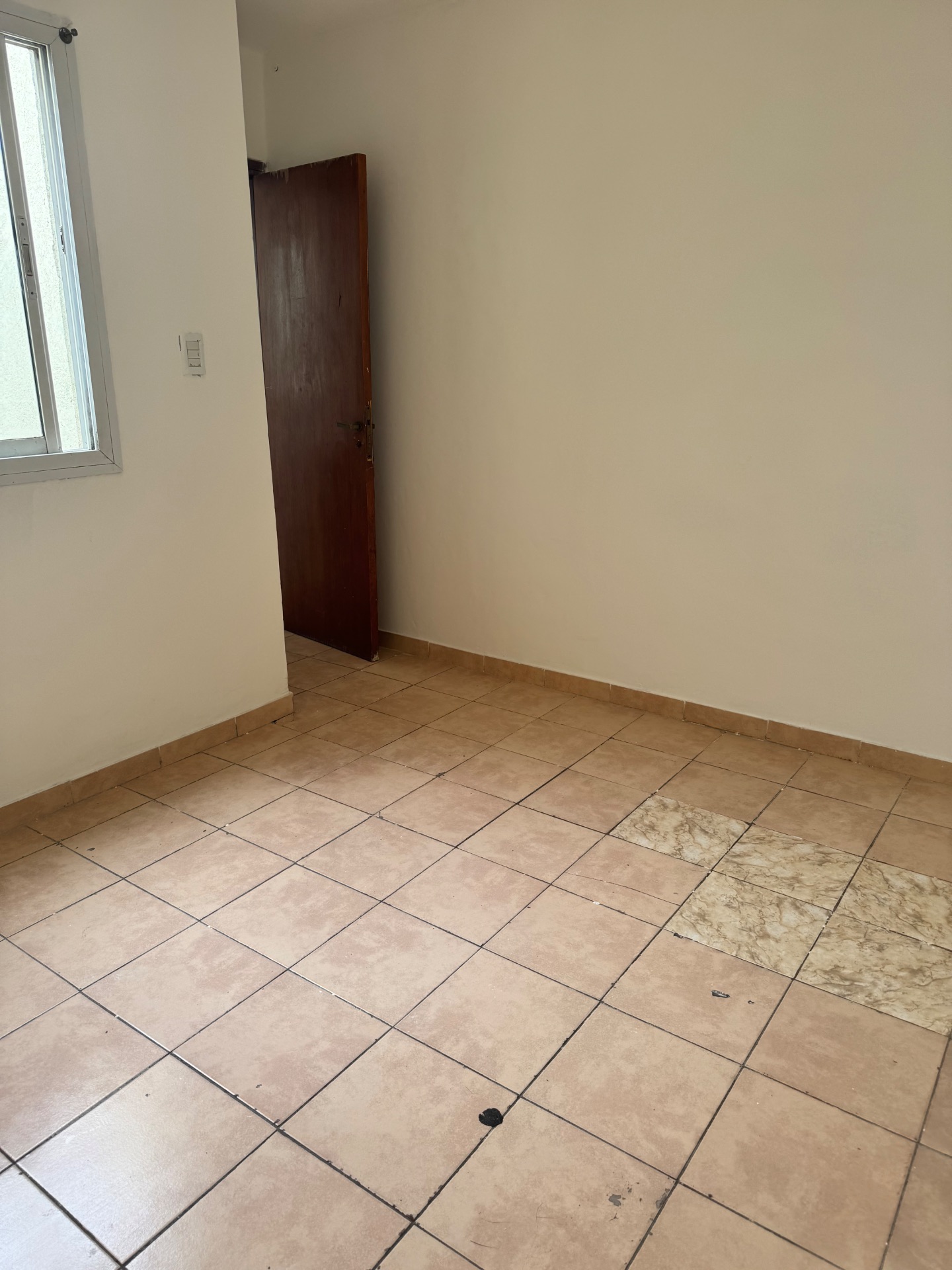 2 habitaciones · baño · coccina · balcón - foto 3