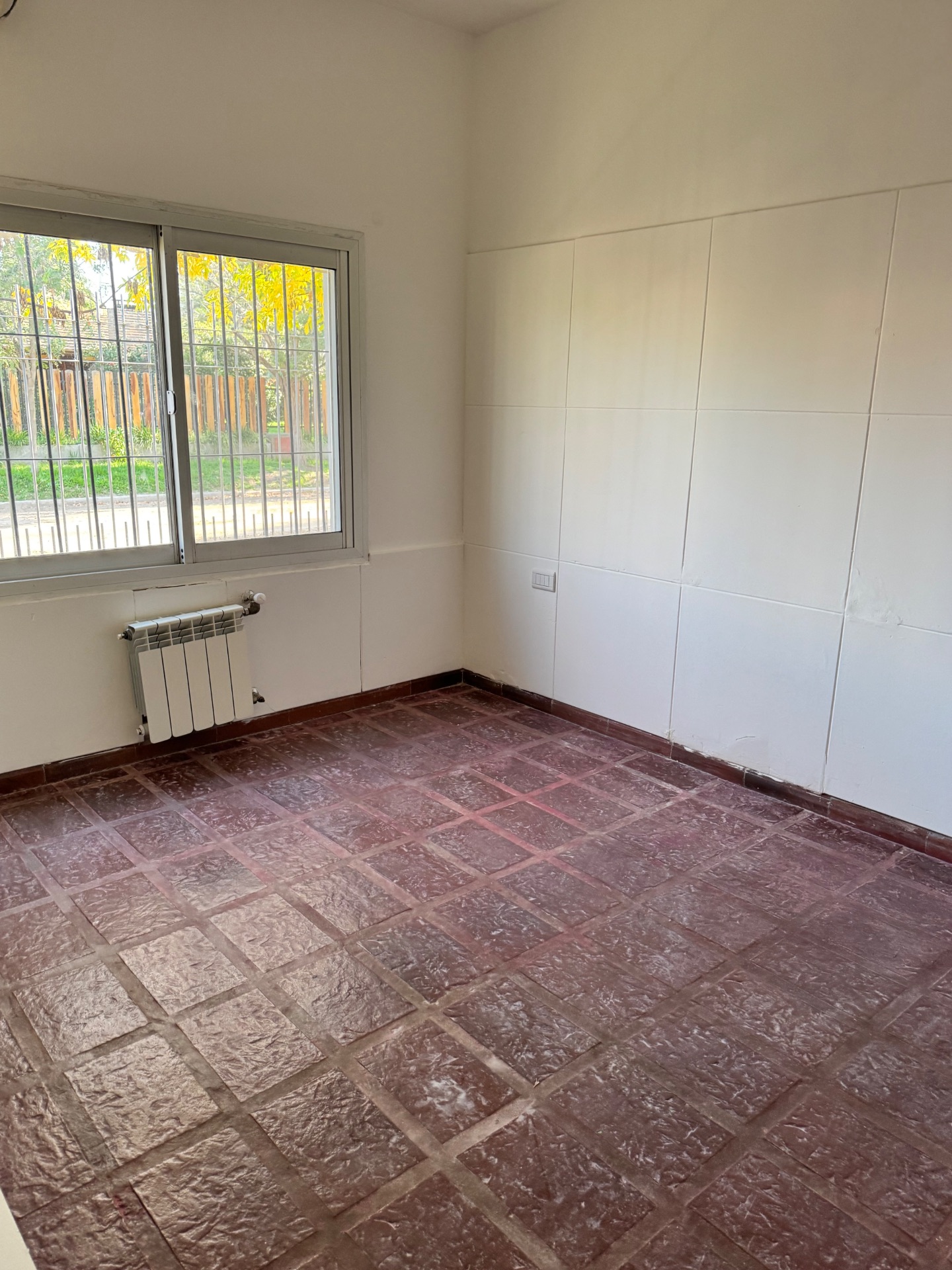 3 habitaciones · 3 baños · cocinan · living · quincho · lavadero · patio · cochera doble - foto 11