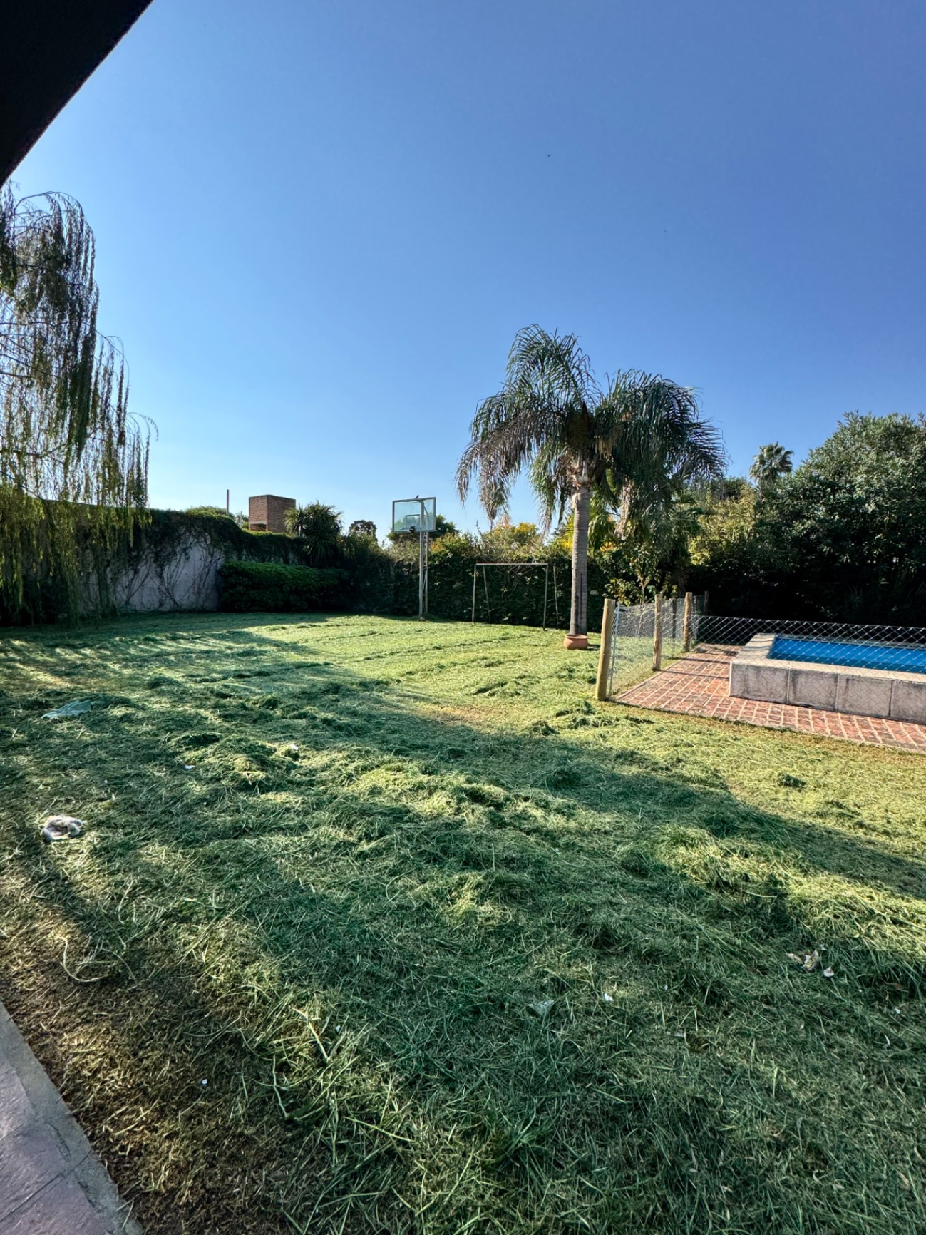 3 habitaciones · 3 baños · cocinan · living · quincho · lavadero · patio · cochera doble - foto 4