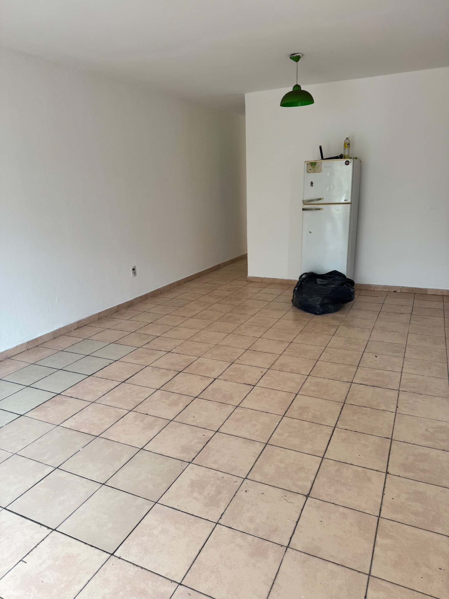 2 habitaciones · baño · coccina · balcón - foto 5
