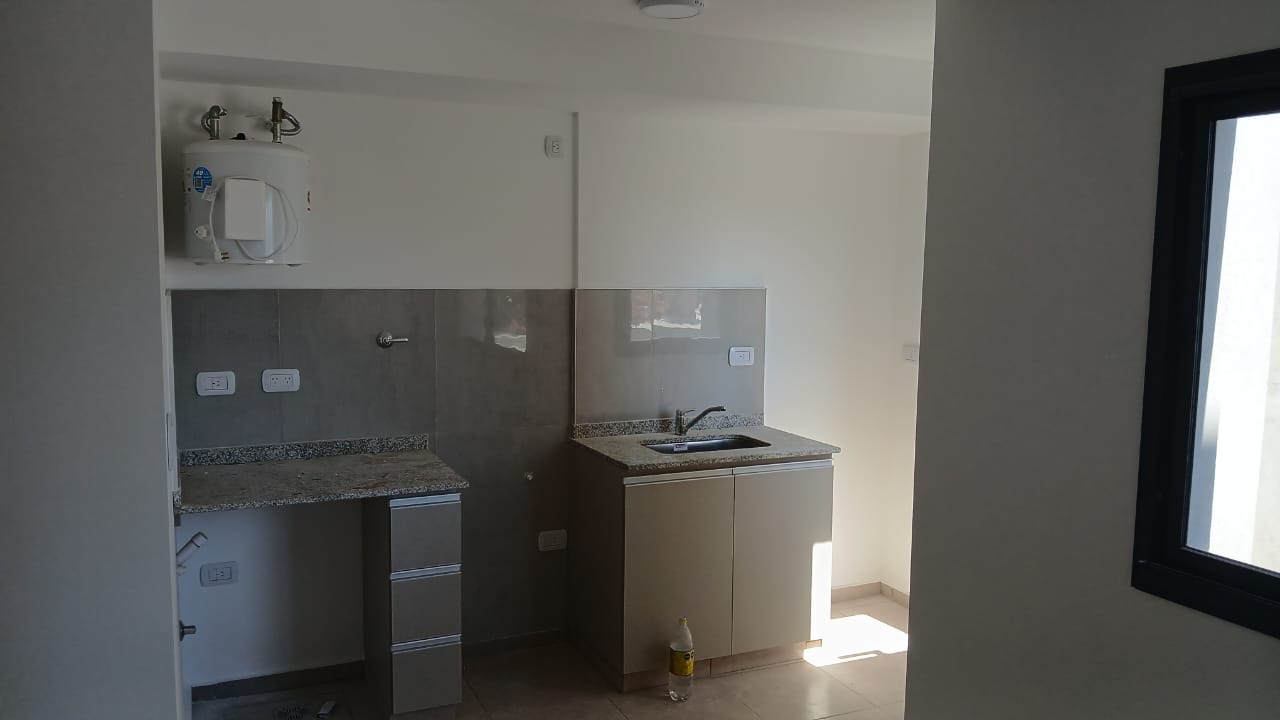 1 habitacion · cocina · baño · balcón - foto 3