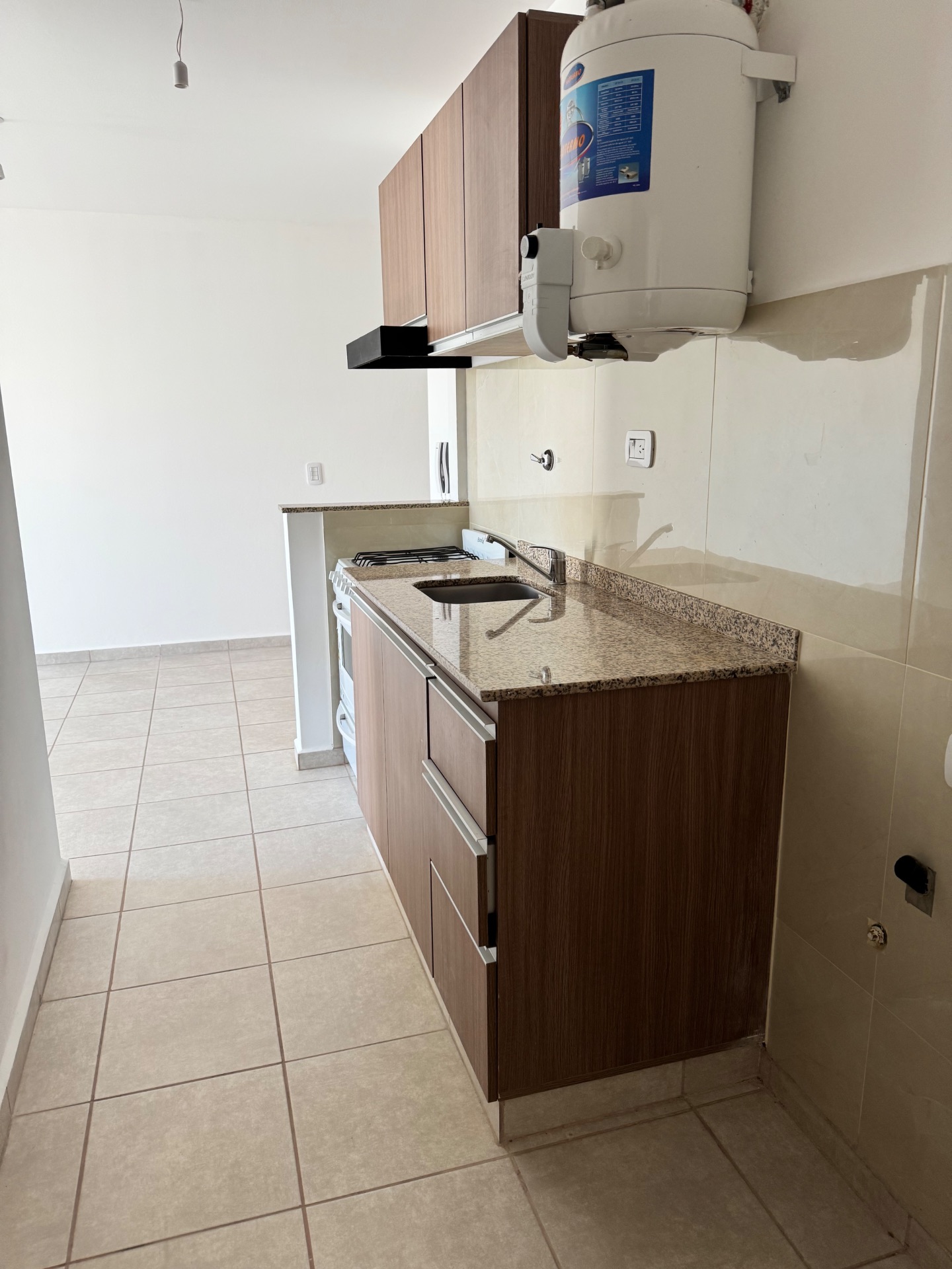 2 habitaciones · cocina · comedor · baño - foto 4