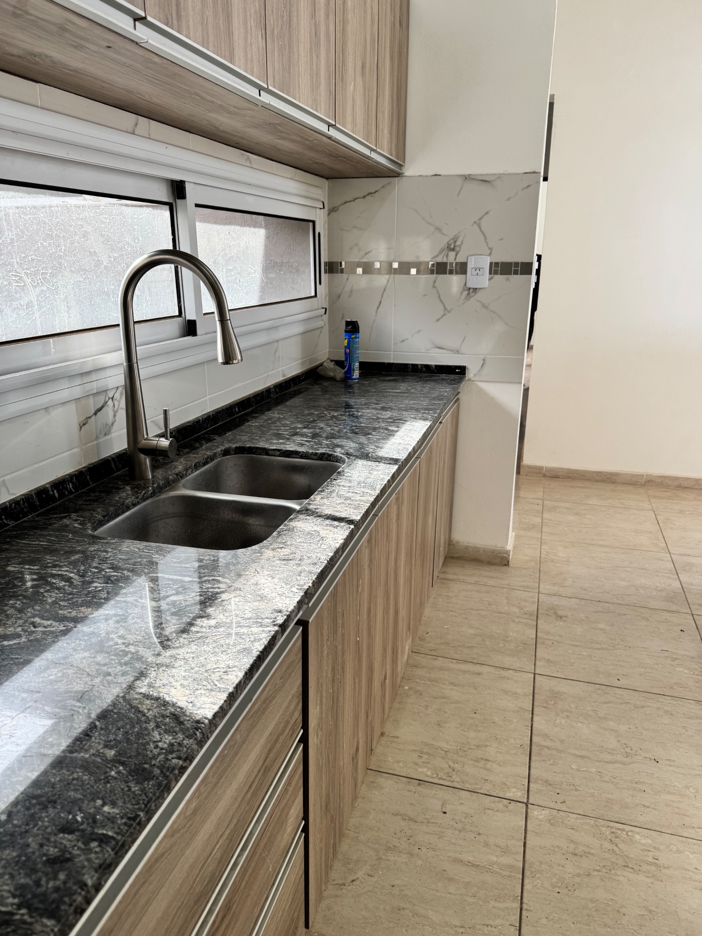 3 dormitorios · baño · living · cocina · patio · cochera - foto 2