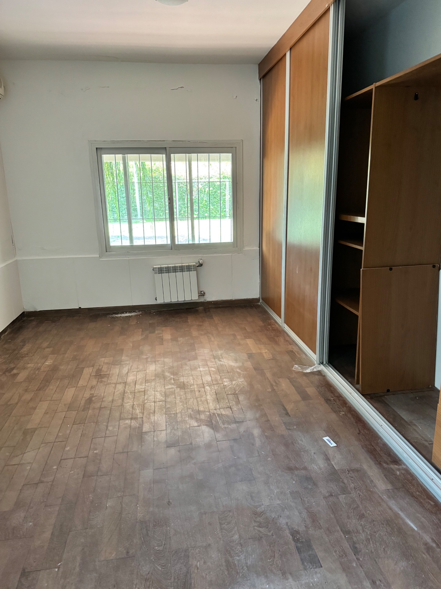 3 habitaciones · 3 baños · cocinan · living · quincho · lavadero · patio · cochera doble - foto 7