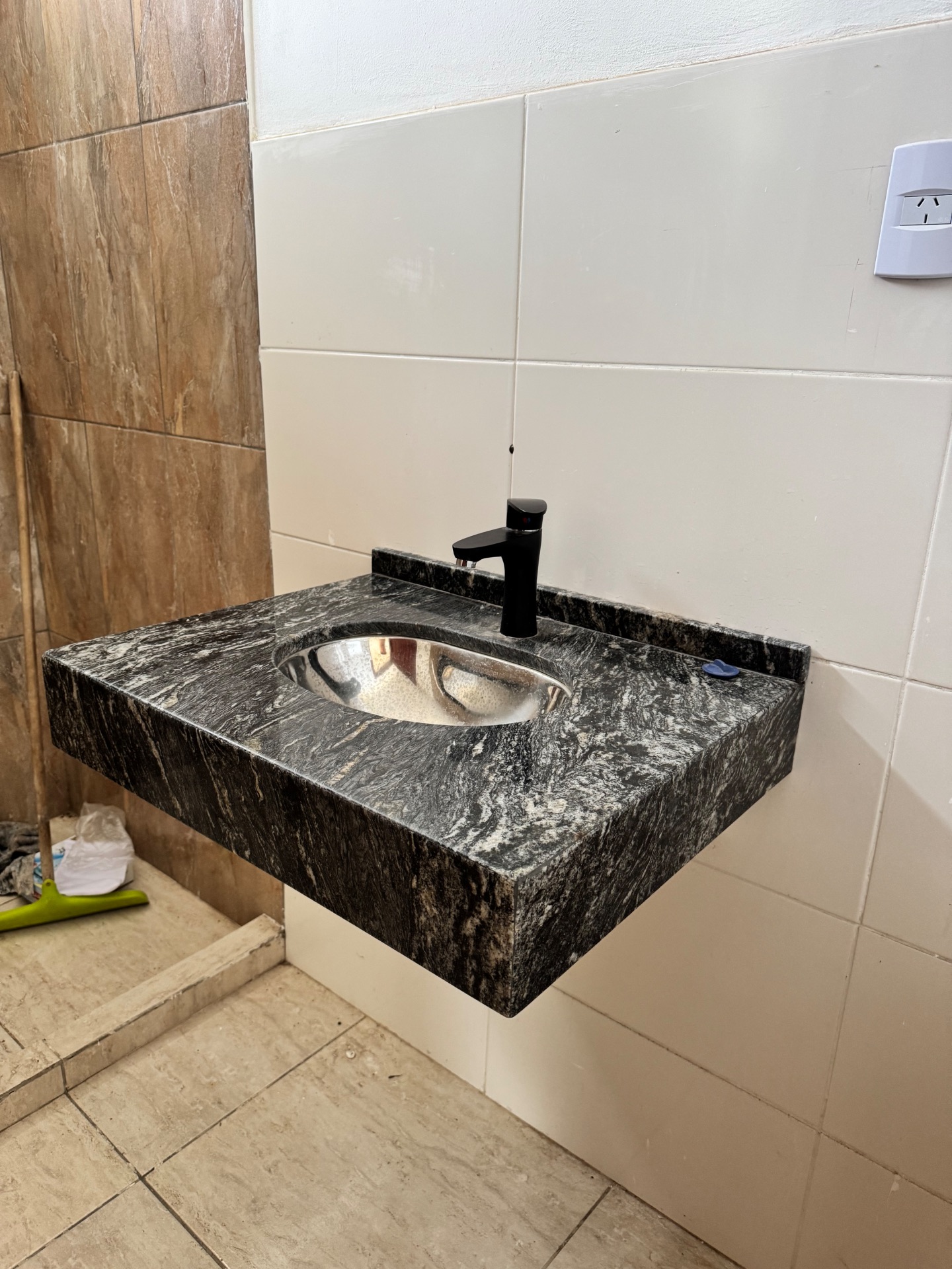 3 dormitorios · baño · living · cocina · patio · cochera - foto 15