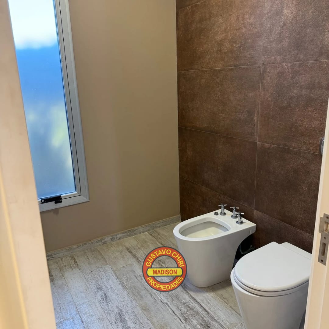 3 Dormitorios · 4 Baños · Cocina · Estar Comedor · Oficina · Lavadero · Cochera Doble · Galería · Pileta - foto 8