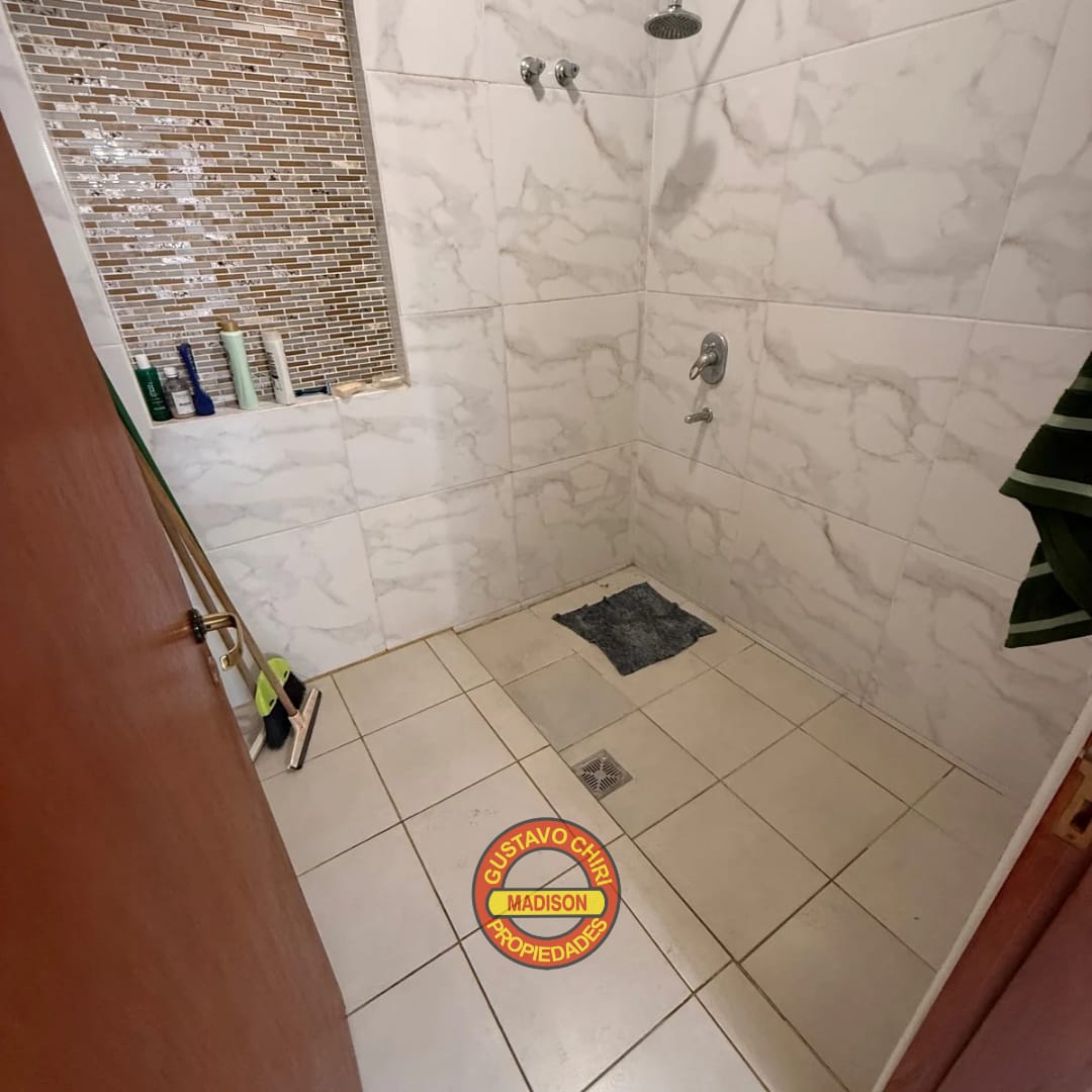3 Dormitorios · Cocina · 2 Baños · Patio · Asador · Estar Comedor · Cochera · Patio De Luz · Quincho · Asador · Piscina - foto 10